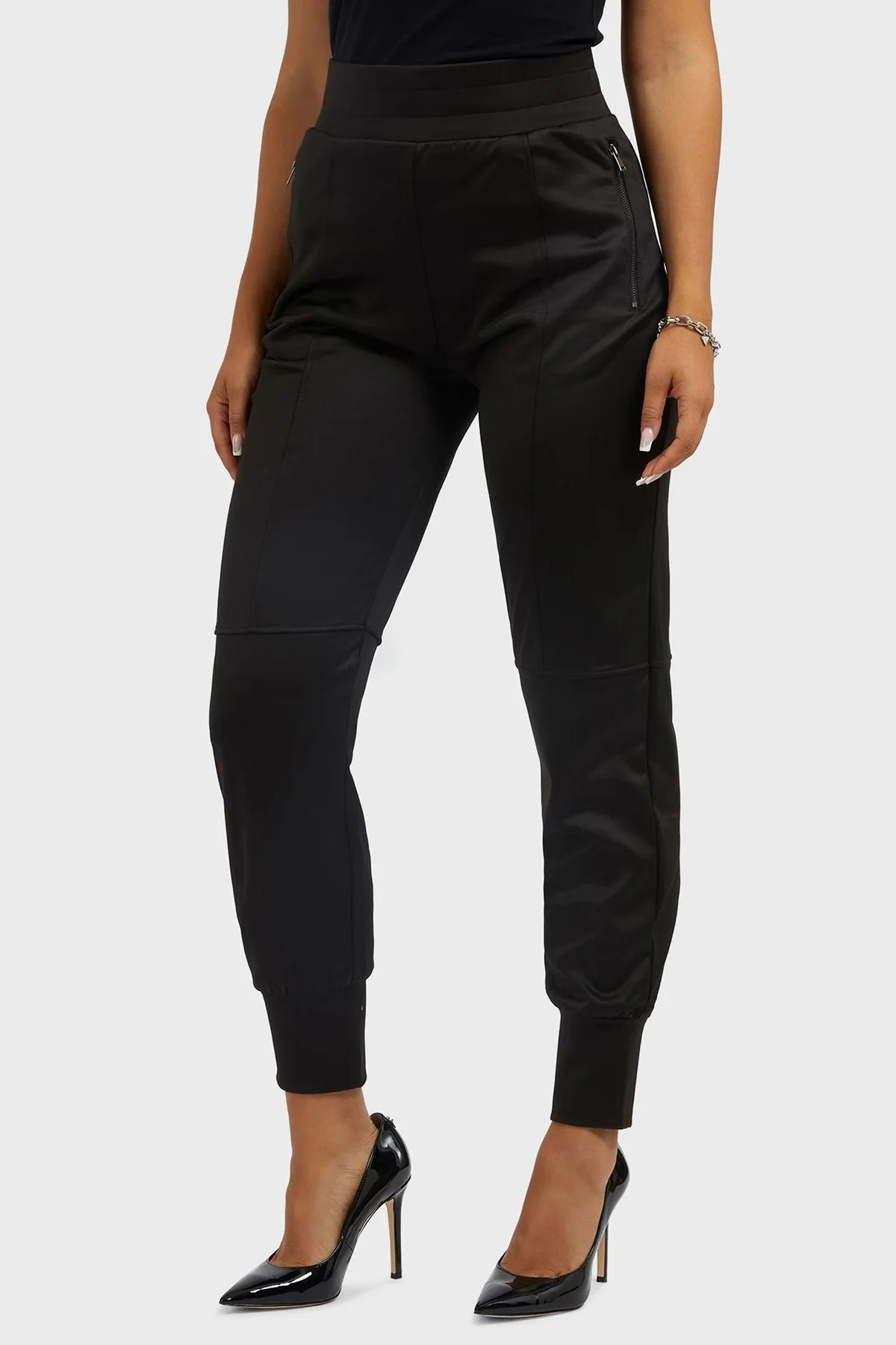 Guess Karin Regular Fit Saten Görünümlü Jogger Bayan Pantolon W2BB28 KB7K2 JBLK SİYAH - 1