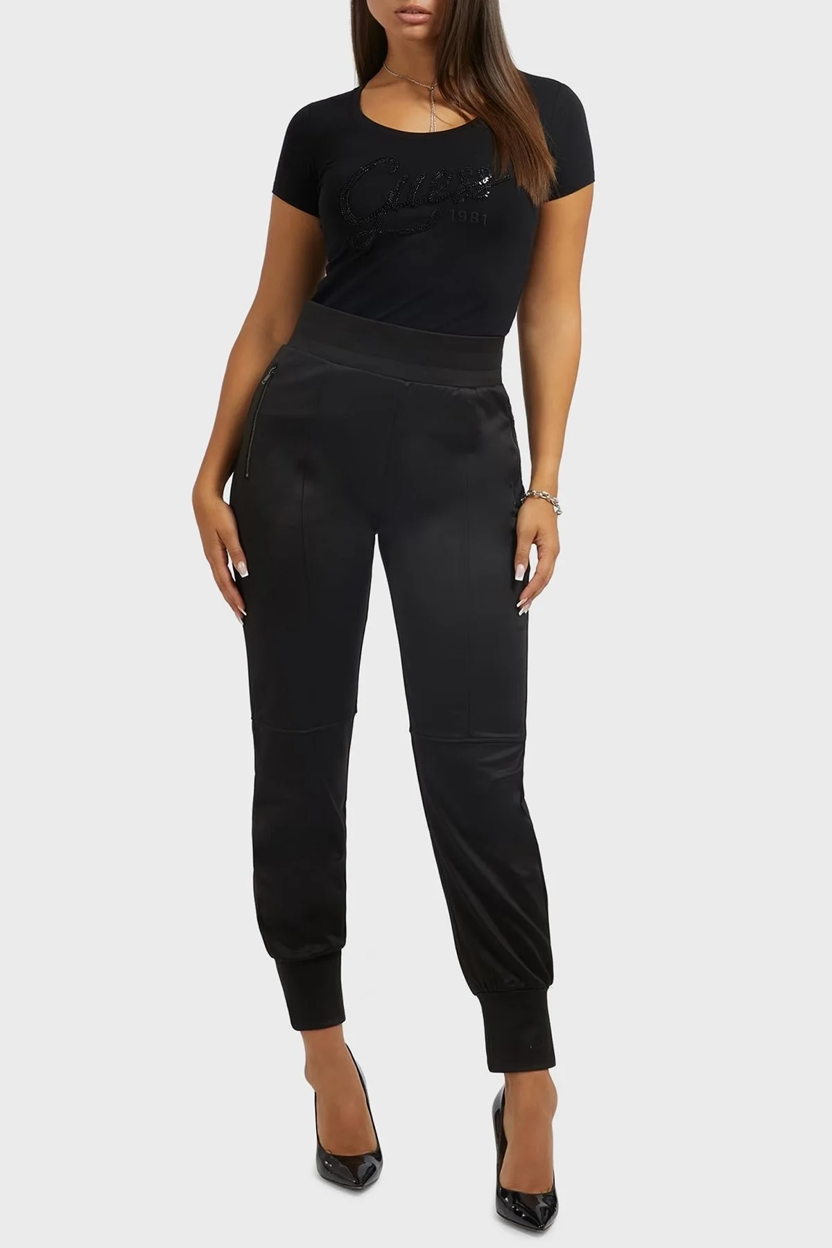 Guess Karin Regular Fit Saten Görünümlü Jogger Bayan Pantolon W2BB28 KB7K2 JBLK SİYAH - 2