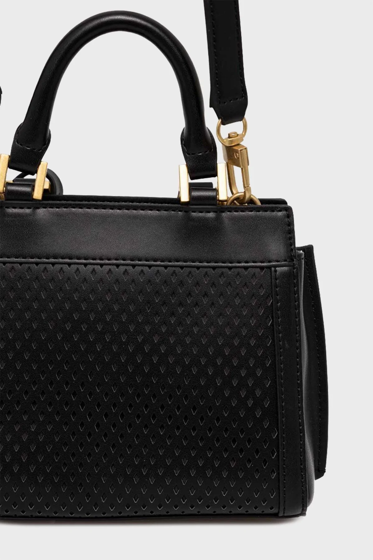 Guess Katey Delikli Çıkarılabilir Omuz Askılı Mini Bayan Çanta HWWH8769730 BLA SİYAH - 6