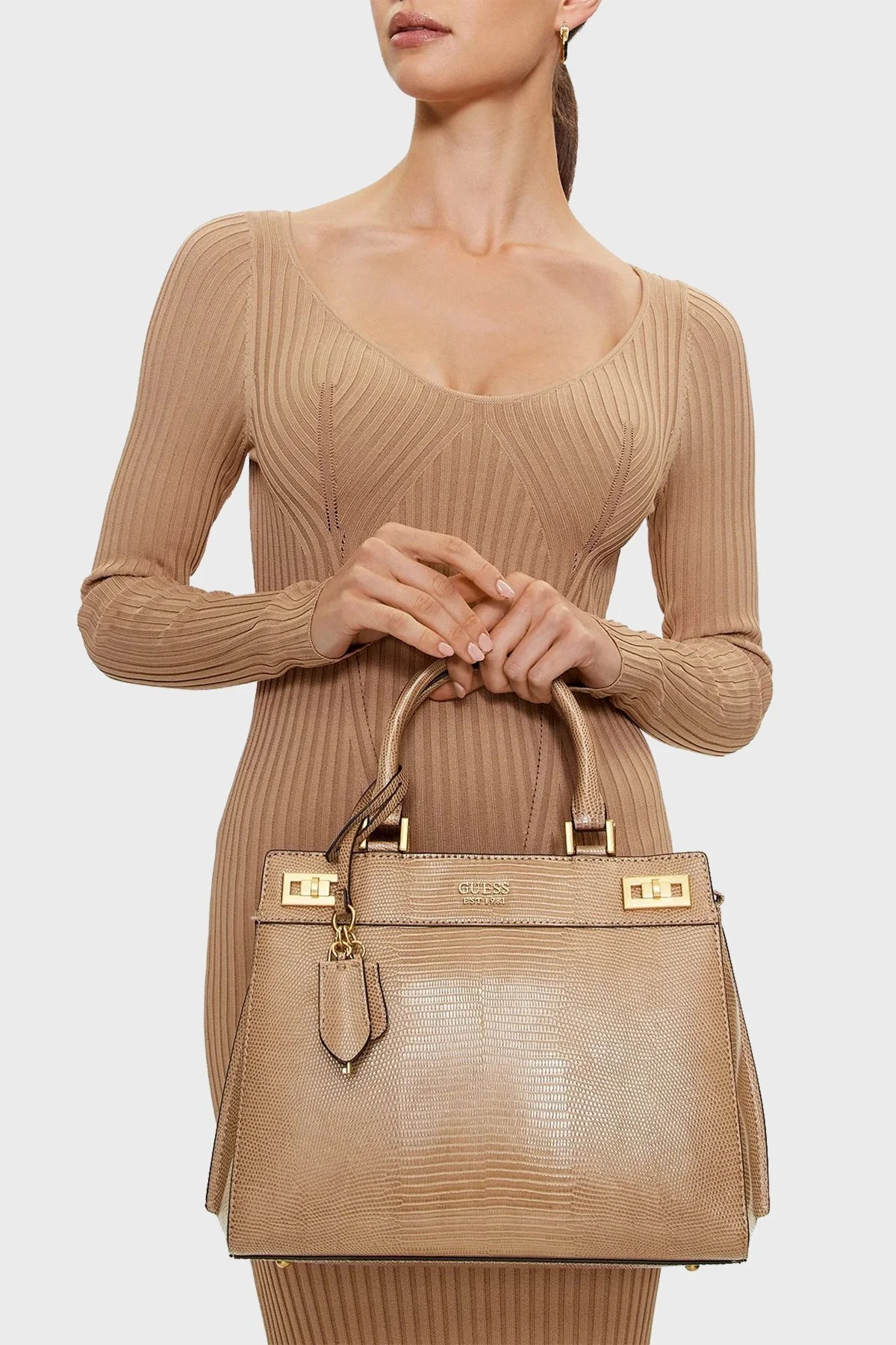 Guess Katey Logolu Asma Kilit Detaylı Zincirli Omuz Askılı Bayan Çanta HWKA7870260 DRT KAHVE - 2