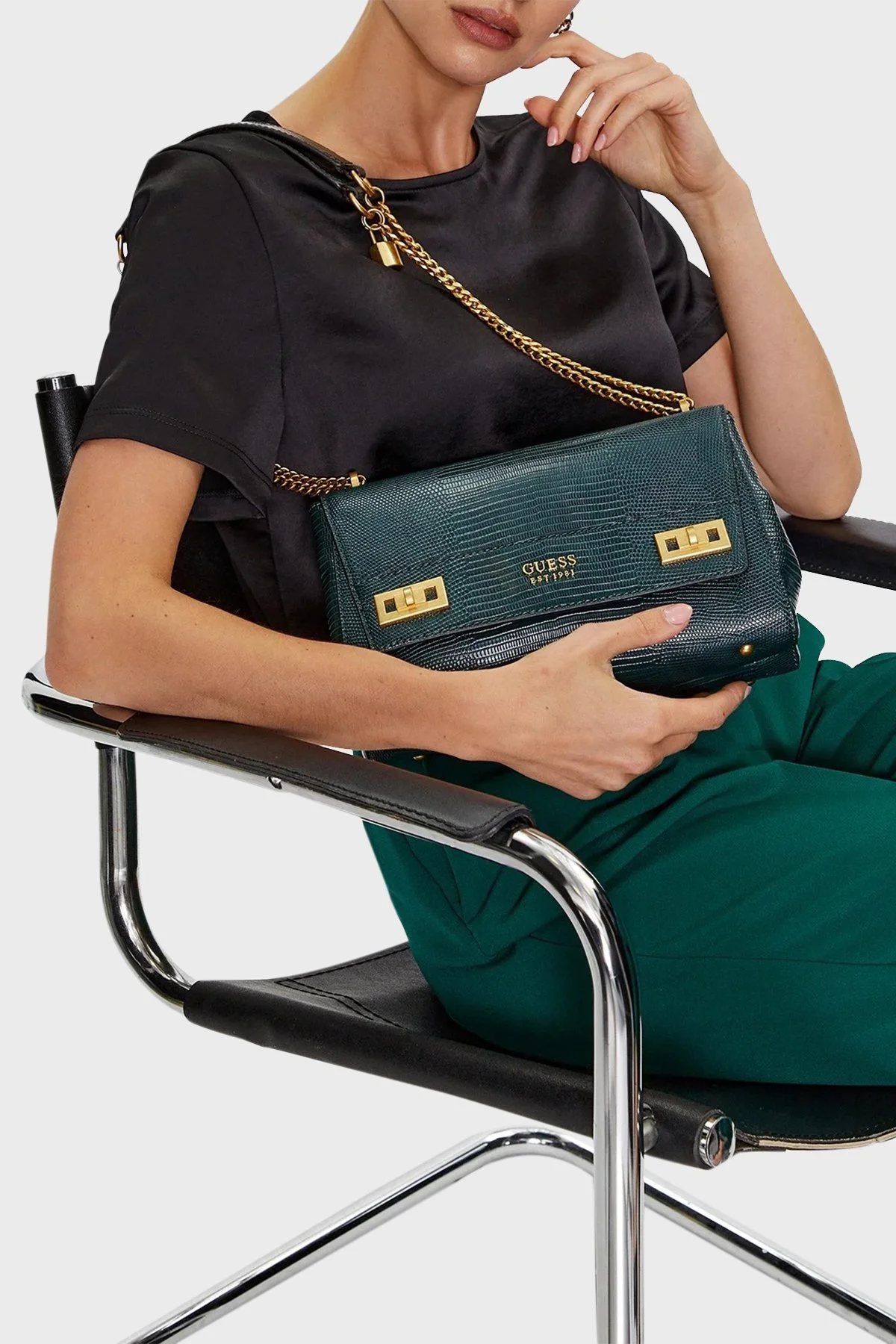 Guess Katey Logolu Timsah Desenli Zincirli Omuz Askılı Çapraz Bayan Çanta HWKA7870190 FOR HAKİ - 2