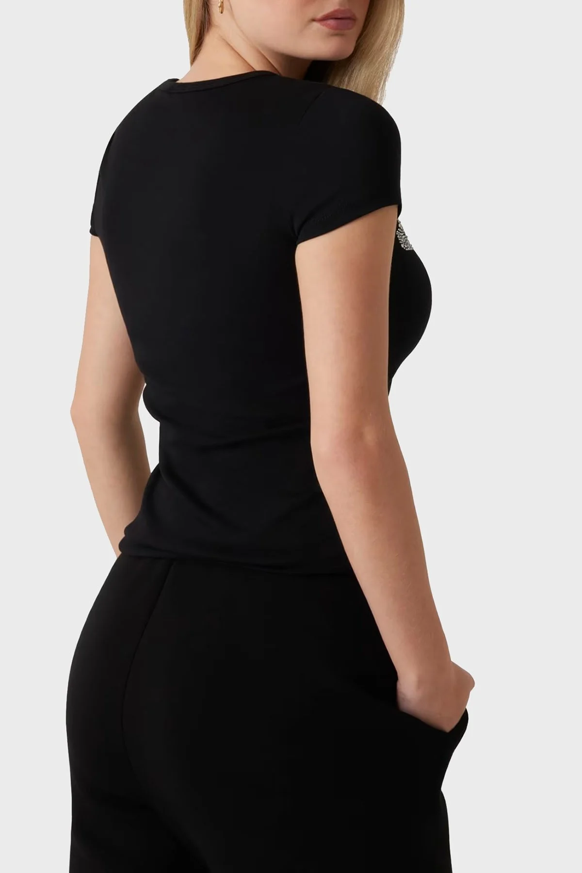 Guess Kiara Streç Pamuklu Slim Fit Taşlı Logolu V4BI16KCIV1 Bayan T Shirt V4BI16 KCIV1 JBLK SİYAH - 8