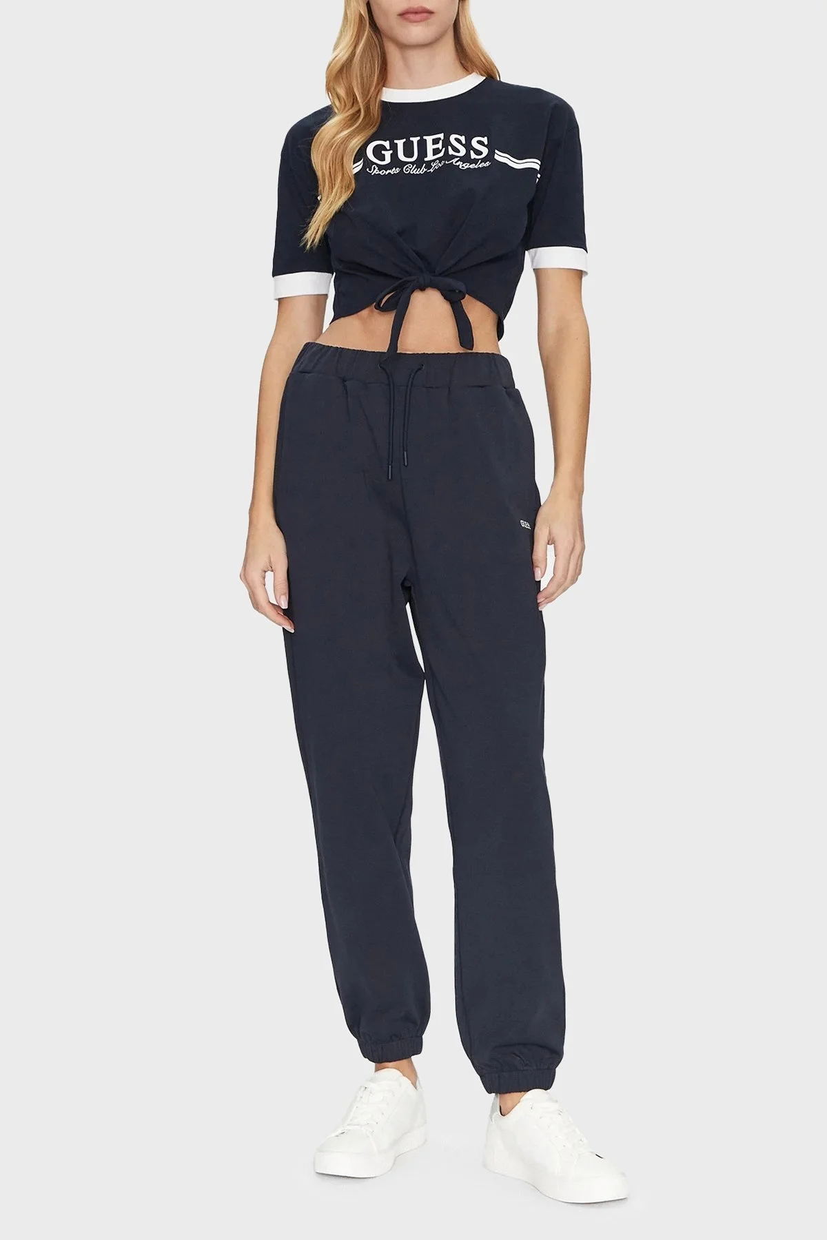 Guess Knot Pamuklu Boxy Fit Bağlamalı Bisiklet Yaka Crop T Shirt V5GI05I3Z14 Bayan Top V5GI05 I3Z14 A71W LACİVERT-BEYAZ - 7