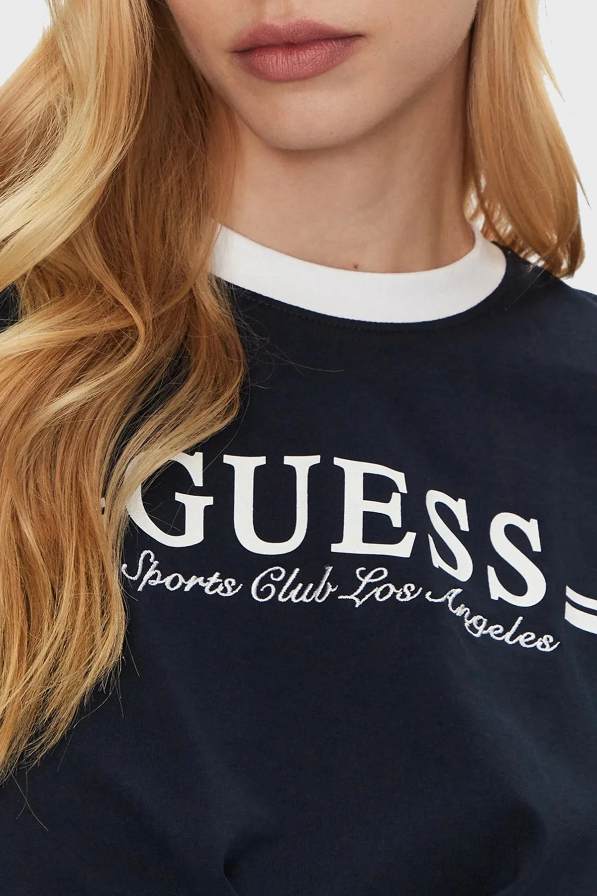 Guess Knot Pamuklu Boxy Fit Bağlamalı Bisiklet Yaka Crop T Shirt V5GI05I3Z14 Bayan Top V5GI05 I3Z14 A71W LACİVERT-BEYAZ - 9
