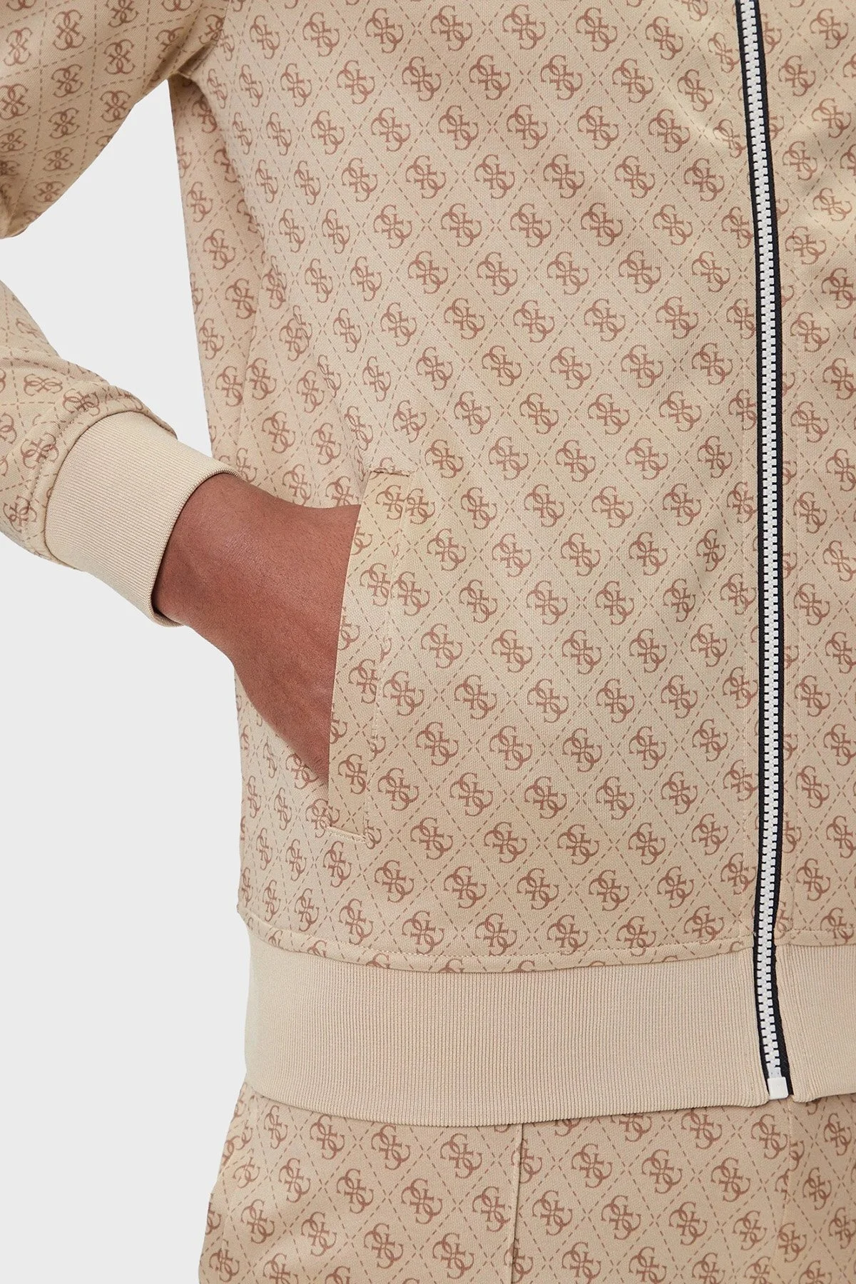 Guess Korbin Pamuklu Jakarlı Logo Baskılı Regular Fit Dik Yaka Z2BQ06K7122 Erkek Sweat Z2BQ06 K7122 P13W BEJ - 5