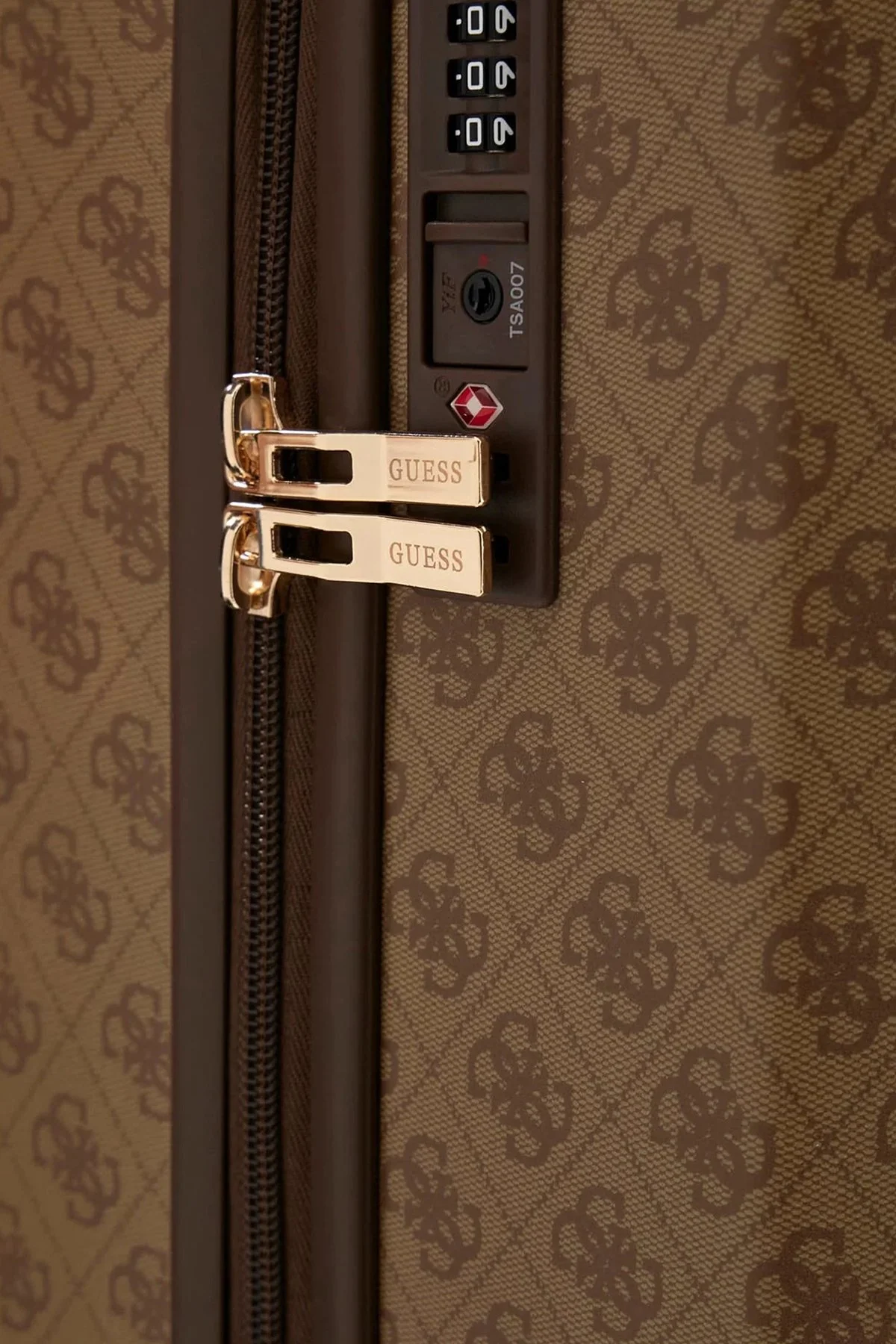 Guess Latona Logolu Şifreli Fermuarlı Bayan Kabin Boy Valiz TWHK92 11983 LTL KAHVERENGİ - 5