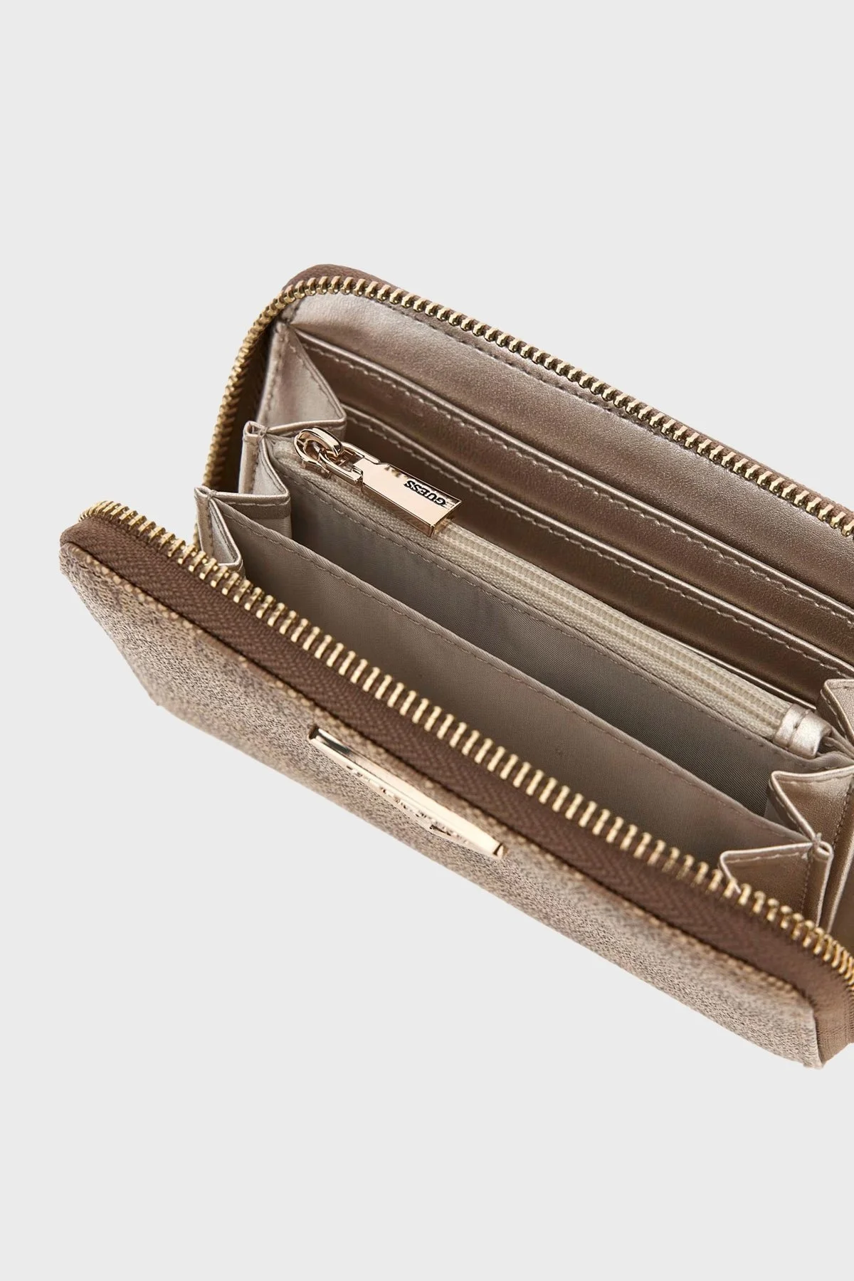 Guess Laurel Logolu Fermuarlı SWSG7459140 Bayan Cüzdan SWSG74 59140 LTL KAHVE - 3
