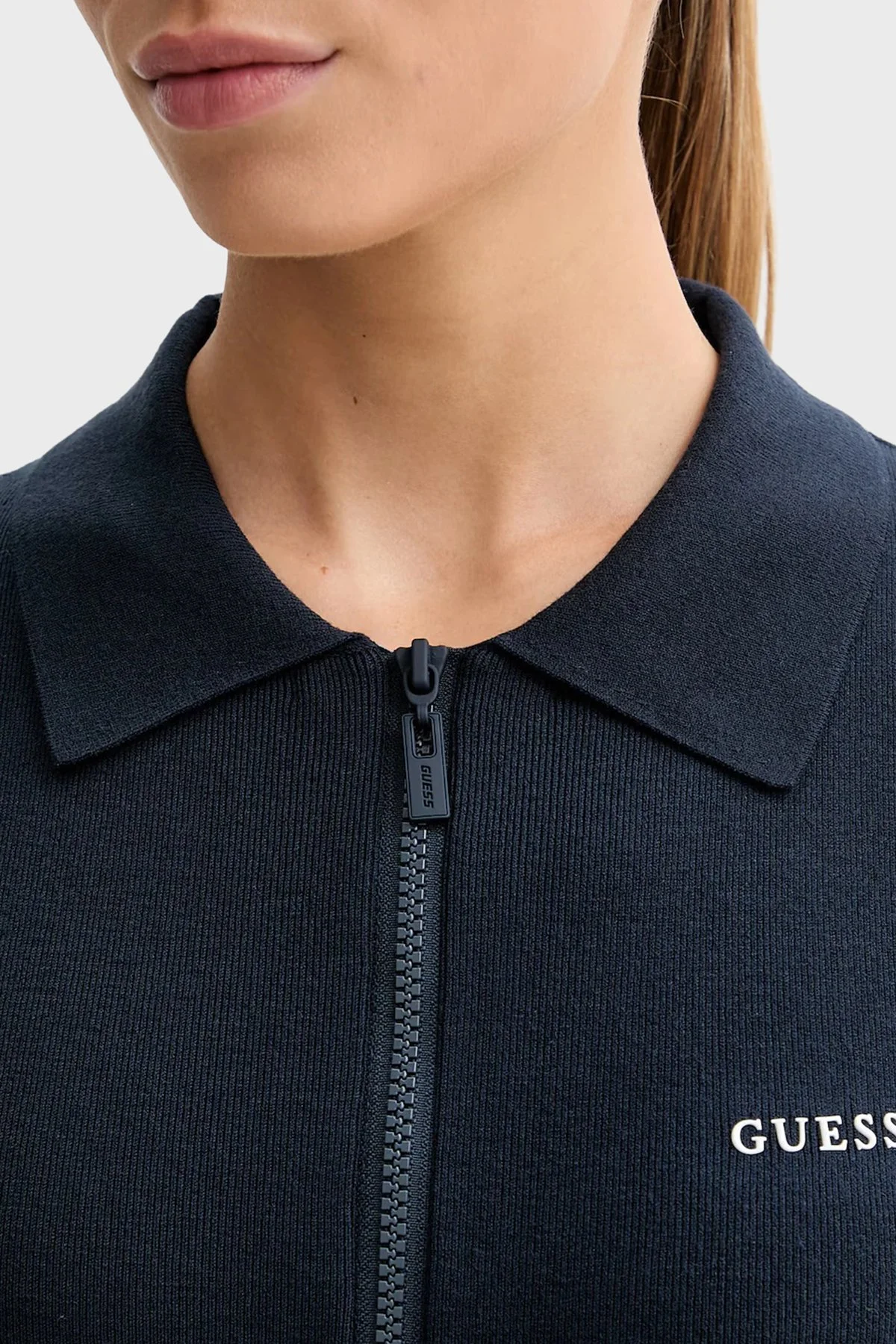 Guess Laurene Slim Fit Kemer Detaylı Fermuarlı Polo Yaka Triko V6RK08Z4642 Bayan Elbise V6RK08 Z4642 G7R1 LACİVERT - 4