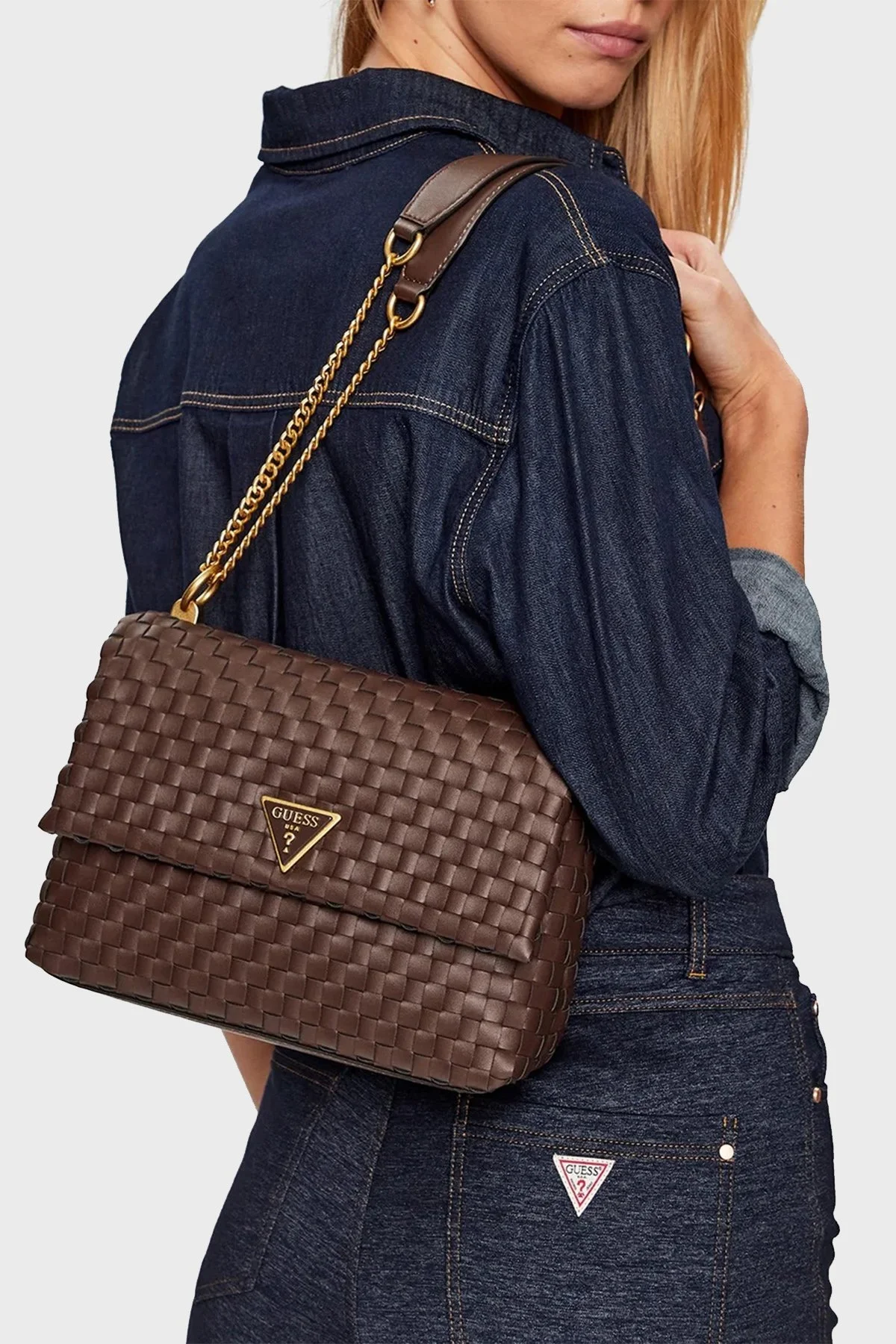 Guess Lisbet Logo Desenli Zincirli Omuz Askılı Bayan Çanta HWWA8774210 MHG KAHVE - 2