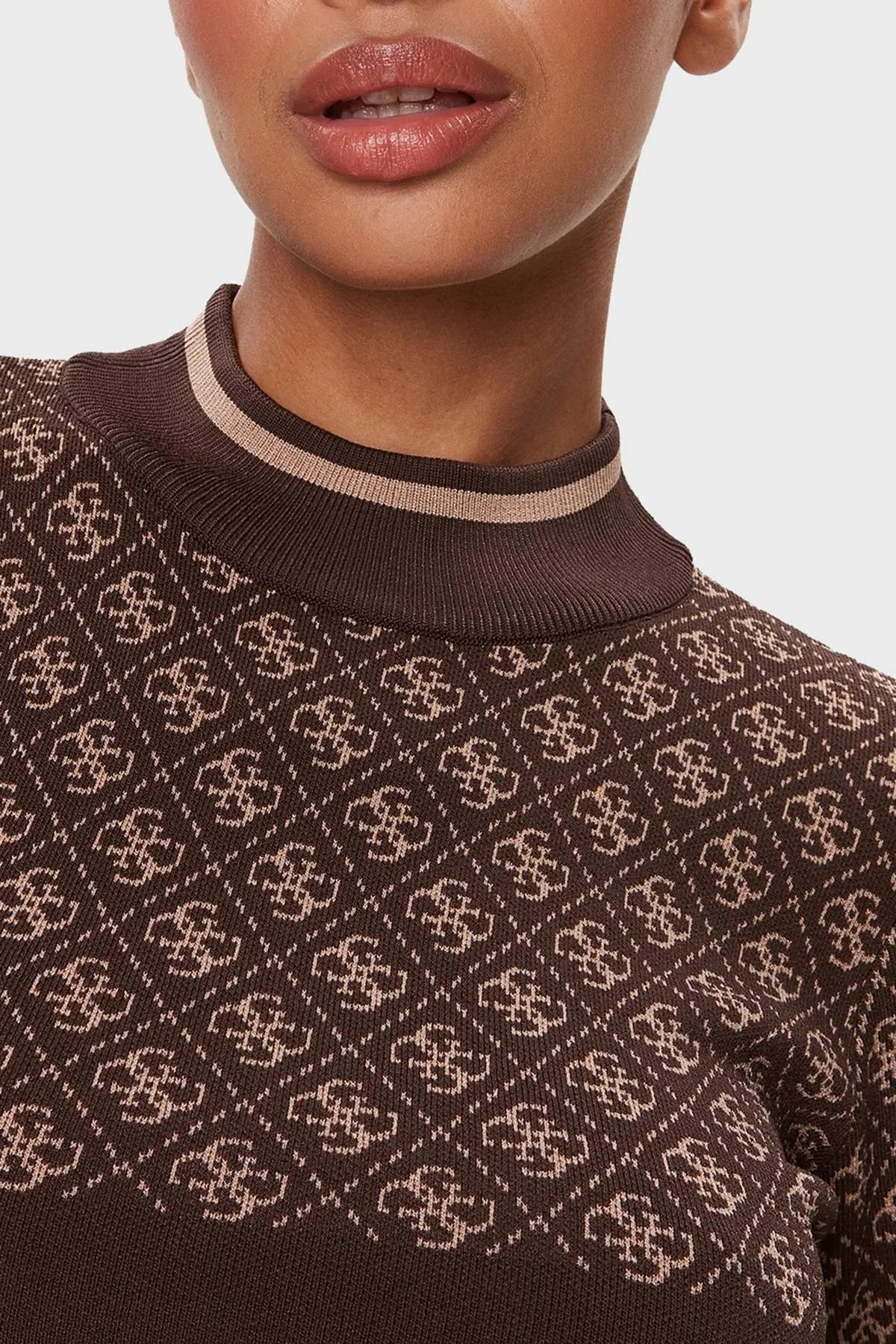 Guess Lise 4G Slim Fit Yarım Balıkçı Yaka Bayan Kazak W3BR81 Z37K0 F1KM KAHVE - 4