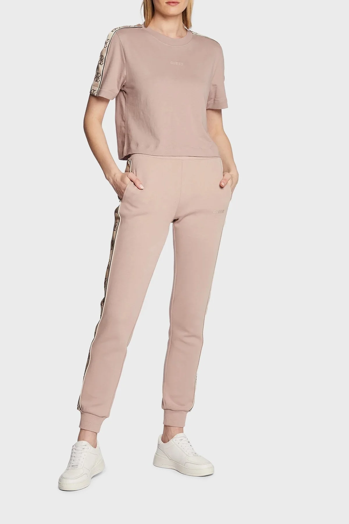 Guess Logo Bantlı % 100 Pamuk Bisiklet Yaka Relaxed Fit Britney V3RI08I3Z14 Bayan T Shirt V3RI08I3Z14 G4Q9 PUDRA - 8