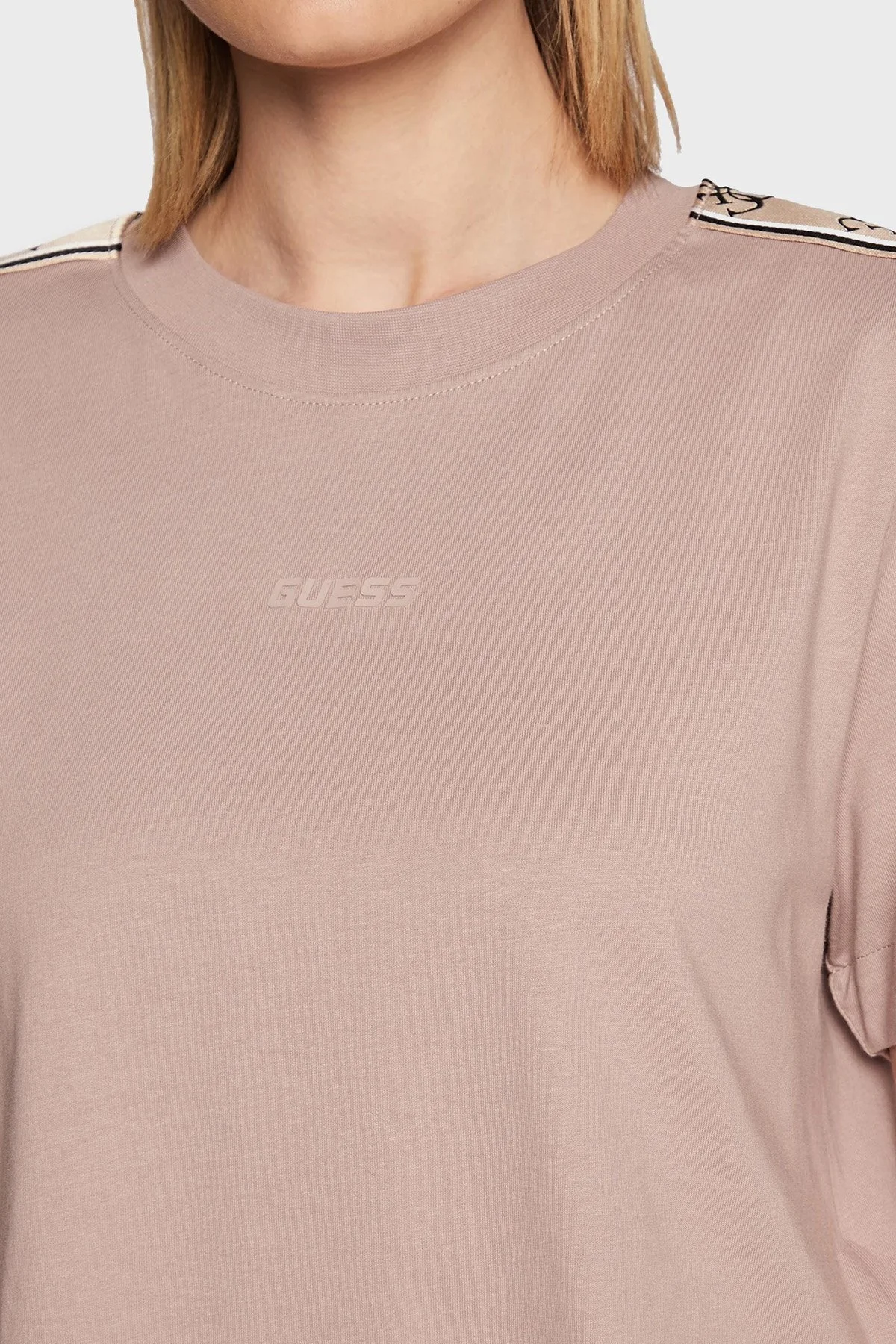 Guess Logo Bantlı % 100 Pamuk Bisiklet Yaka Relaxed Fit Britney V3RI08I3Z14 Bayan T Shirt V3RI08I3Z14 G4Q9 PUDRA - 10