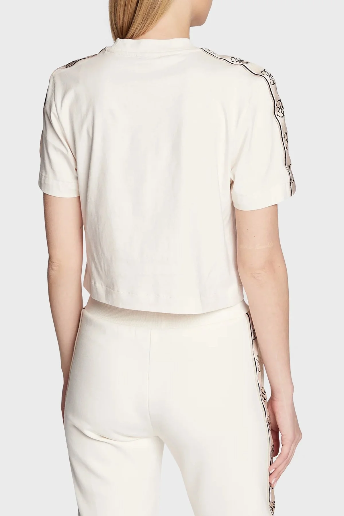 Guess Logo Bantlı % 100 Pamuk Bisiklet Yaka Relaxed Fit Britney Bayan T Shirt V3RI08I3Z14 G6K5 EKRU - 7