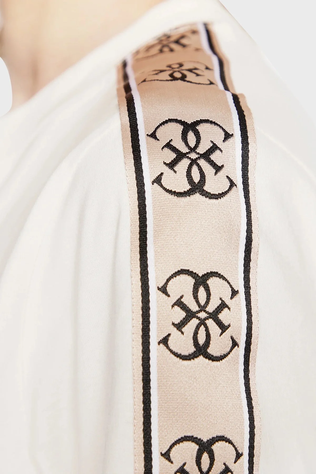 Guess Logo Bantlı % 100 Pamuk Bisiklet Yaka Relaxed Fit Britney Bayan T Shirt V3RI08I3Z14 G6K5 EKRU - 10