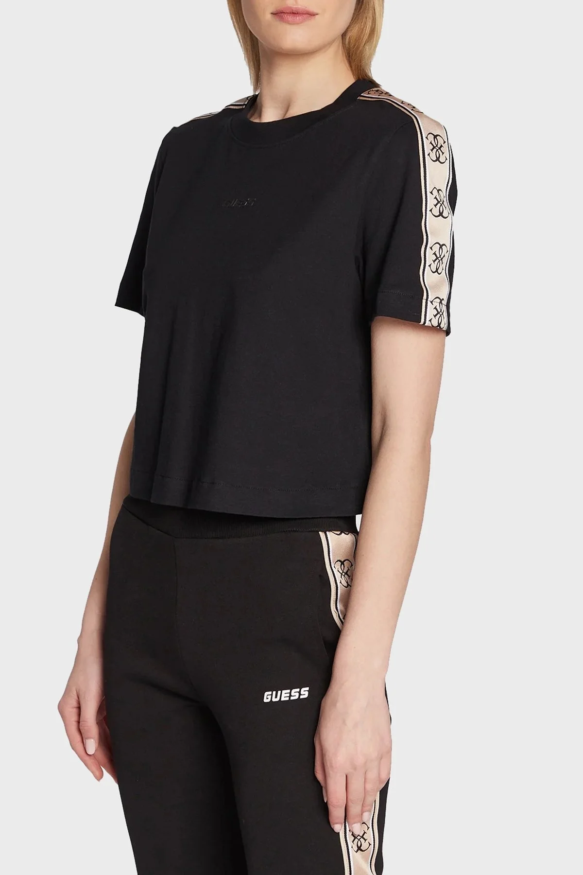 Guess Logo Bantlı % 100 Pamuk Bisiklet Yaka Relaxed Fit Britney Bayan T Shirt V3RI08I3Z14 JBLK SİYAH - 6