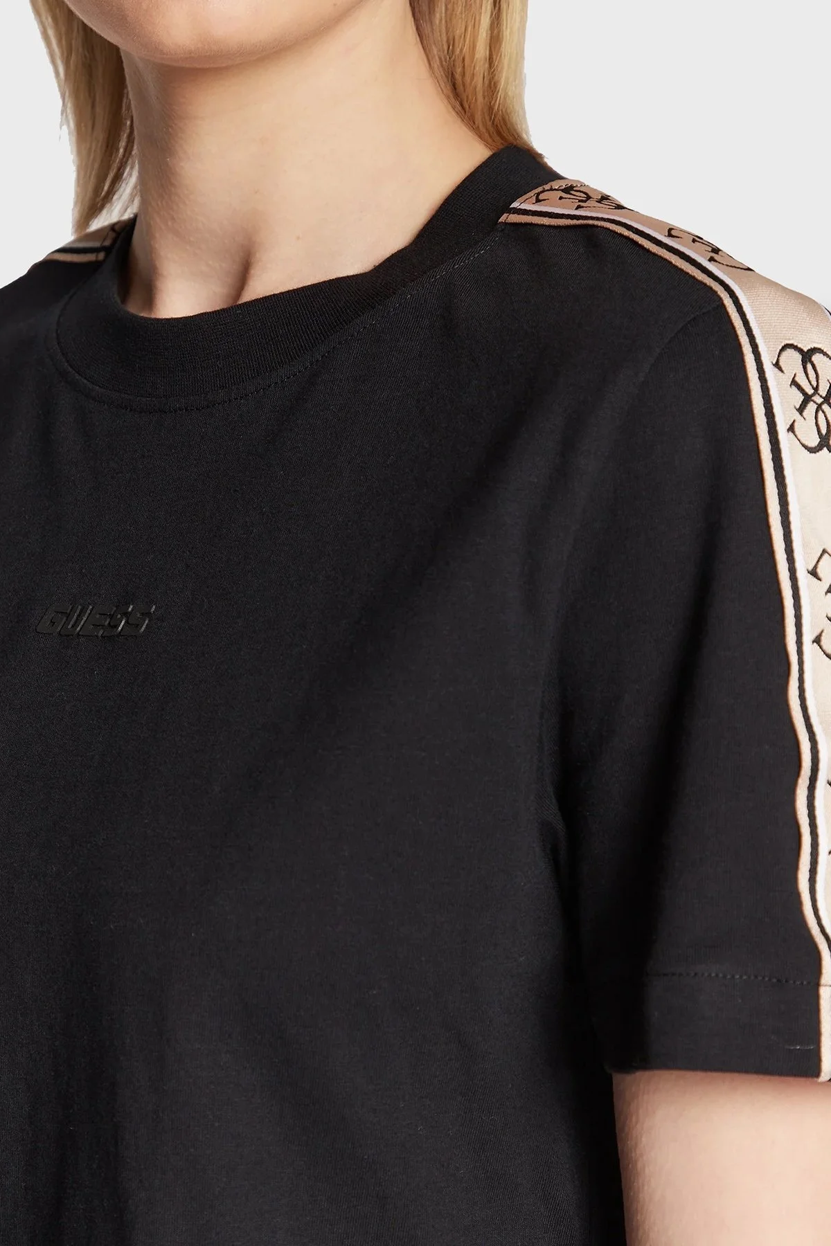 Guess Logo Bantlı % 100 Pamuk Bisiklet Yaka Relaxed Fit Britney Bayan T Shirt V3RI08I3Z14 JBLK SİYAH - 10