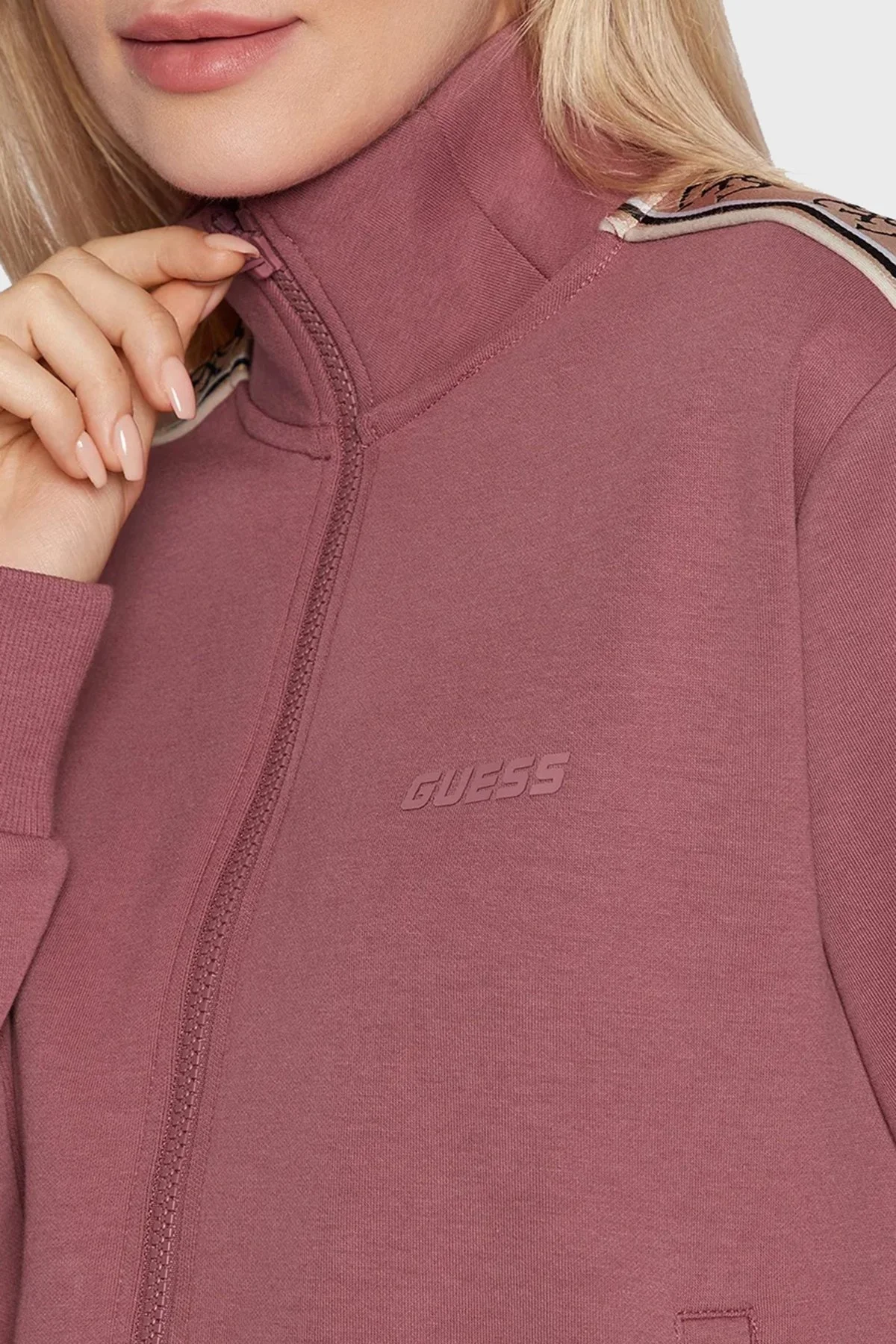 Guess Logo Şeritli Fermuarlı Dik Yaka Pamuklu Regular Fit Britney Bayan Sweat V2YQ16KA3P1 G5C3 MÜRDÜM - 3