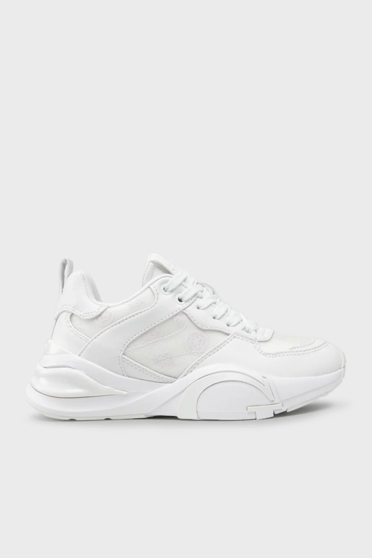 Guess Logolu Kalın Tabanlı Bestie3 Sneaker Bayan Ayakkabı FL5B3S FAL12 WHITE BEYAZ - 1