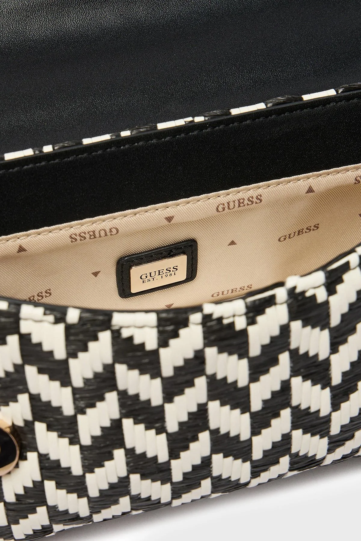 Guess Logolu Omuz Askılı HWWG7691190 Kadın Çanta HWWG76 91190 BML SİYAH-BEYAZ - 6