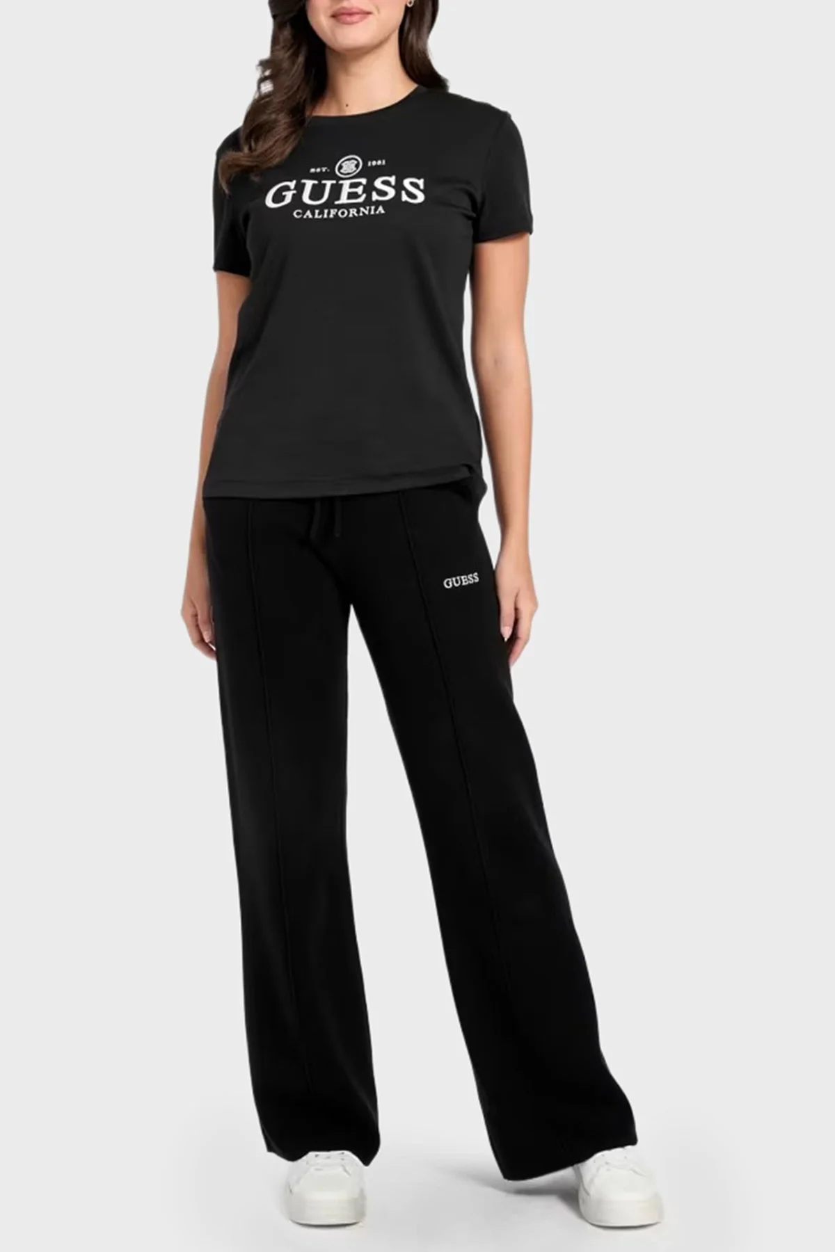 Guess Logolu Pamuk Karışımlı Slim Fit Bisiklet Yaka V6RI06KD741 Bayan T Shirt V6RI06 KD741 JBLK SİYAH - 2