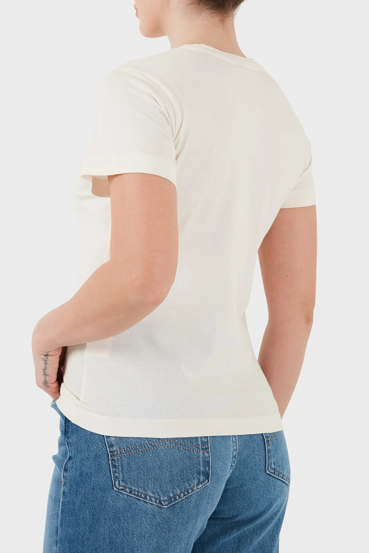 Guess Logolu Pamuklu Regular Fit Bisiklet Yaka V6RI10I3Z14 Kadın T Shirt V6RI10 I3Z14 G012 BEYAZ - 2