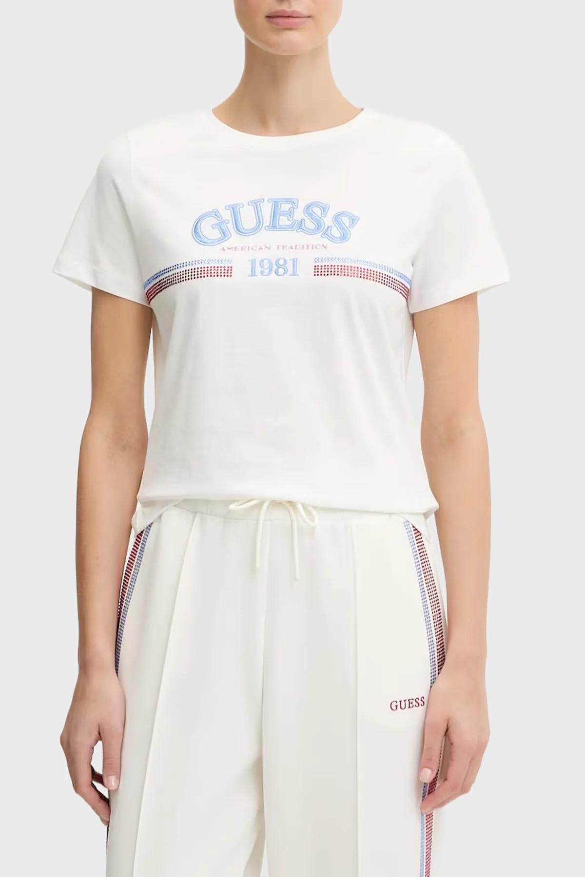 Guess Logolu Pamuklu Regular Fit Bisiklet Yaka V6RI16I3Z14 Bayan T Shirt V6RI16 I3Z14 G018 BEYAZ - 1