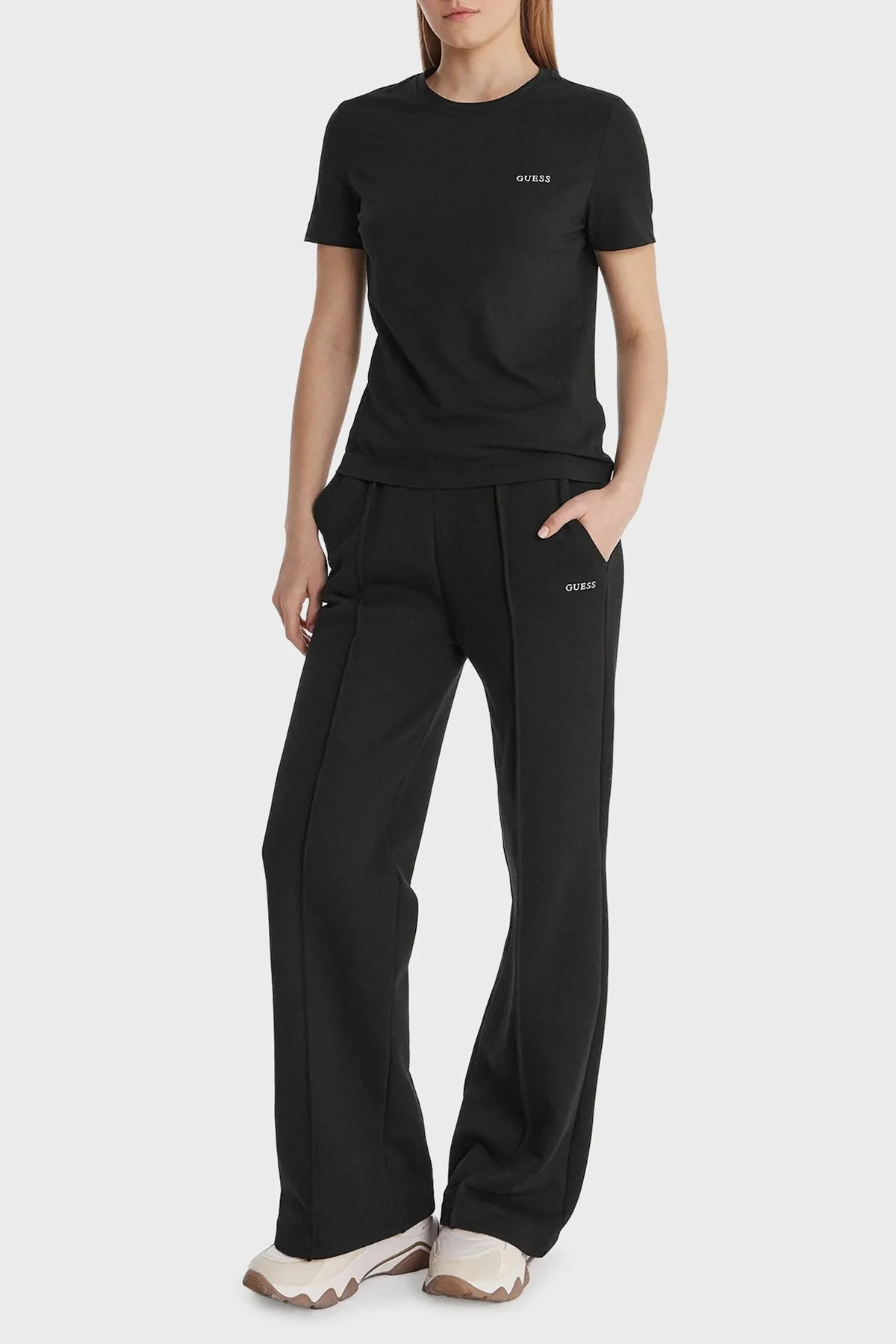 Guess Logolu Pamuklu Slim Fit Bisiklet Yaka V6RI07J1314 Bayan T Shirt V6RI07 J1314 JBLK SİYAH - 2