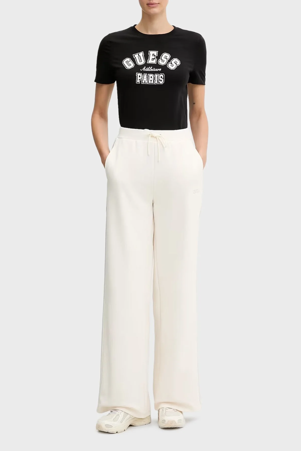 Guess Logolu Pamuklu Slim Fit Bisiklet Yaka V6RI15J1314 Bayan T Shirt V6RI15 J1314 JBLK SİYAH - 2