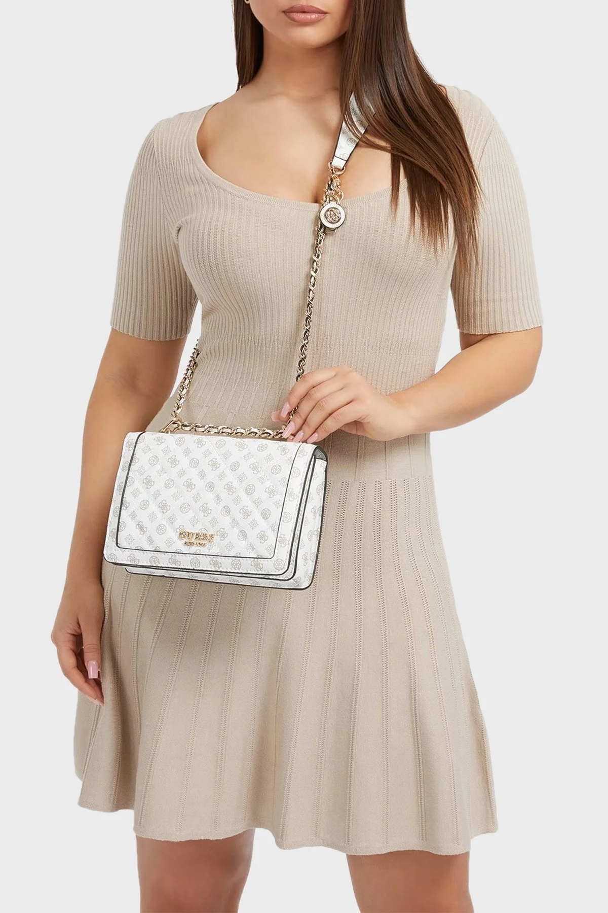 Guess Logolu Zincir Askılı Abey Bayan Çanta HWPG8558190 WLO BEYAZ - 2