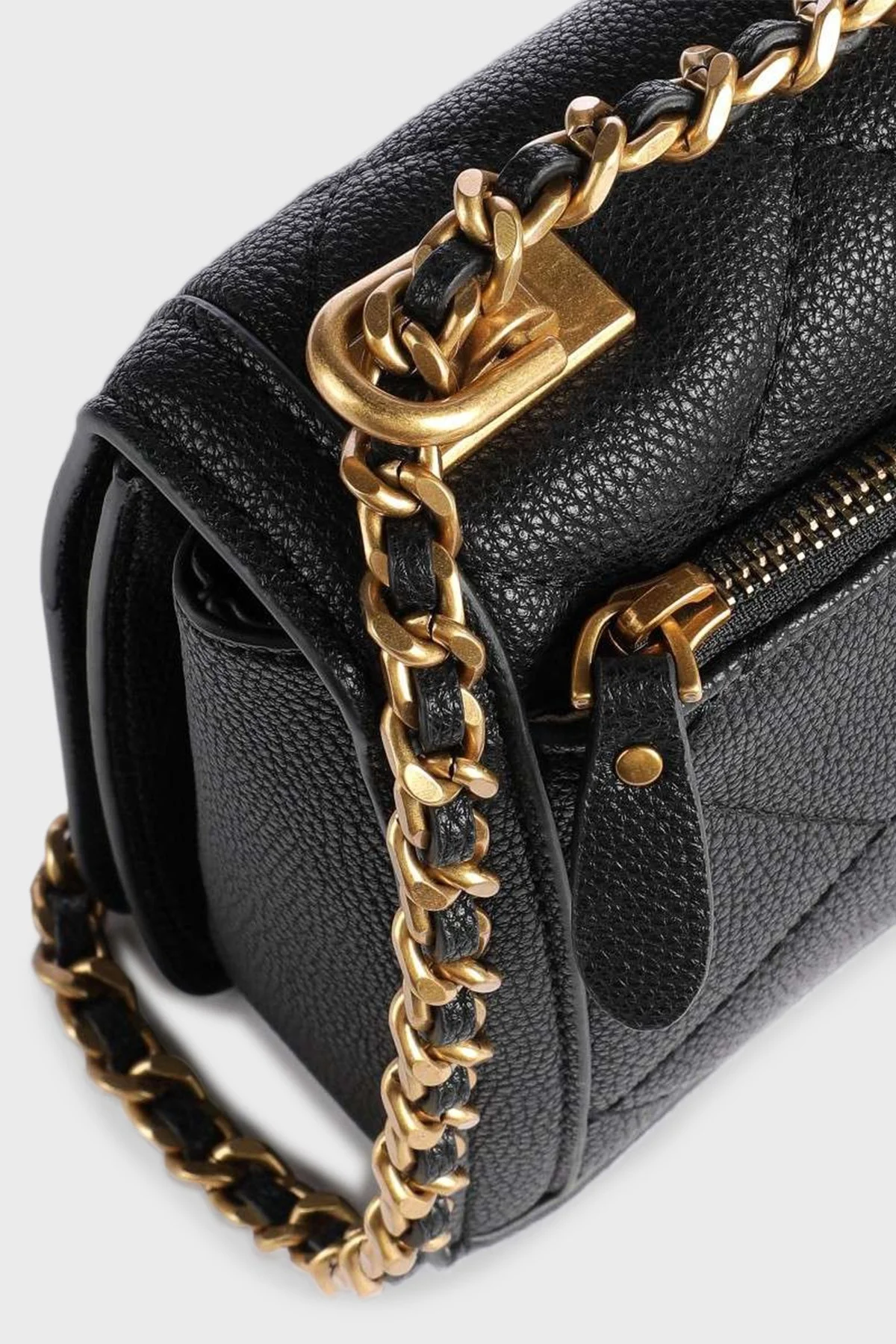 Guess Logolu Zincir Askılı Abey Bayan Çanta HWQB8558190 BLA SİYAH - 3