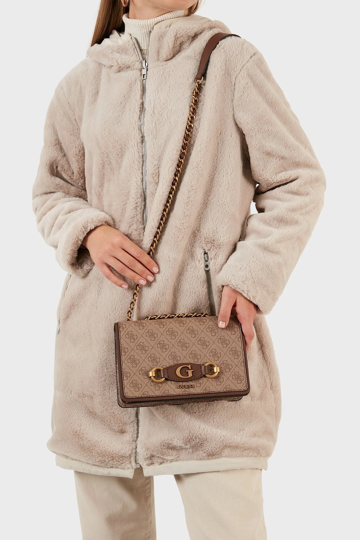 Guess Logolu Zincir Askılı Izzy Bayan Çanta HWSB8654210 LGW KAHVE - 2