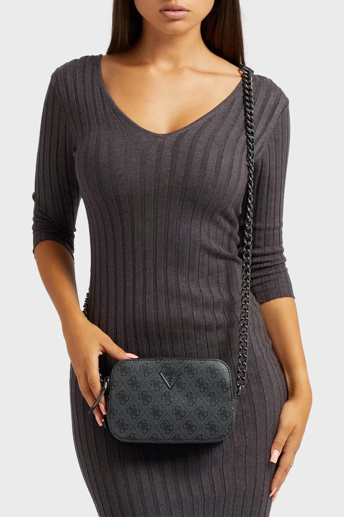 Guess Logolu Zincir Askılı Noelle Bayan Çanta HWBM7879140 COA ANTRASİT - 2