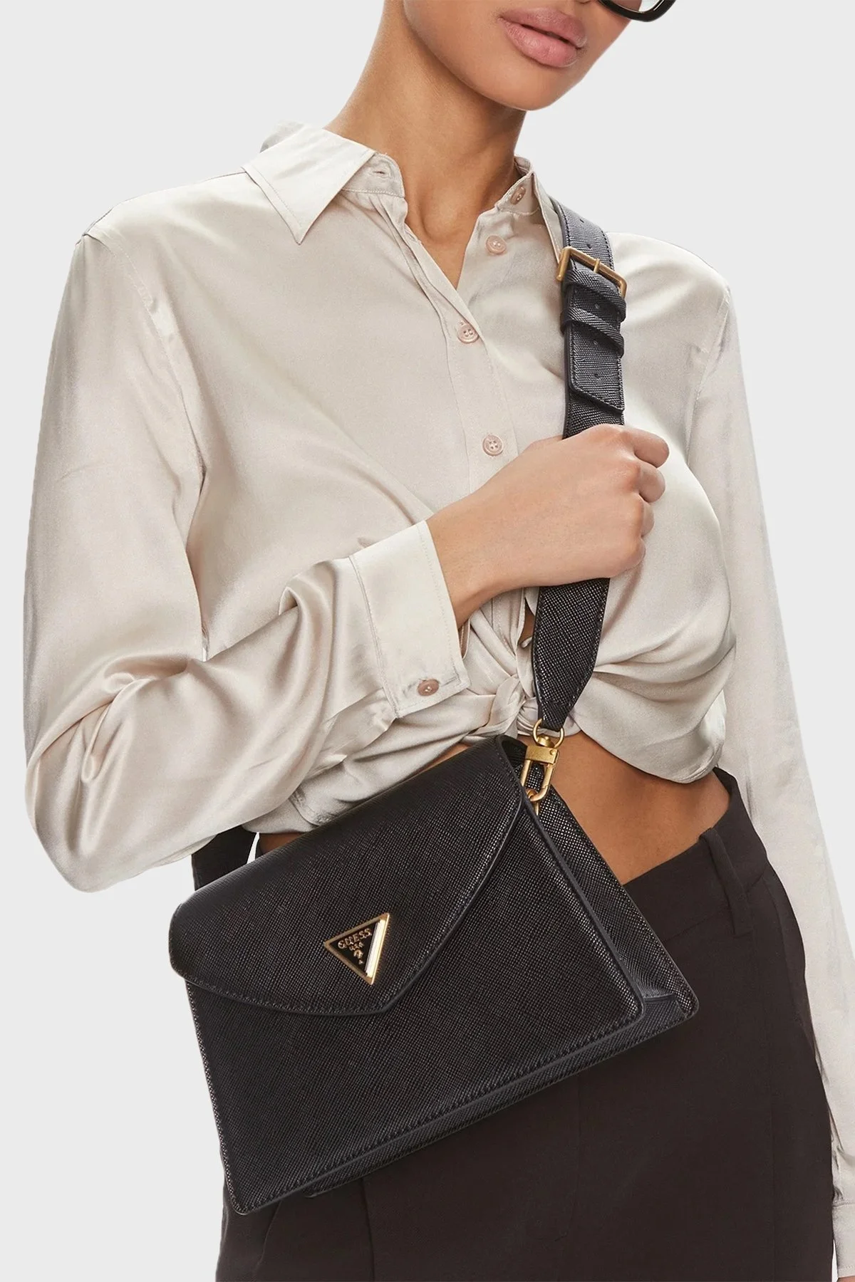 Guess Lossie Çıkarılabilir Askılı HWVA9231200 Bayan Çanta HWVA9231200 BLA SİYAH - 2