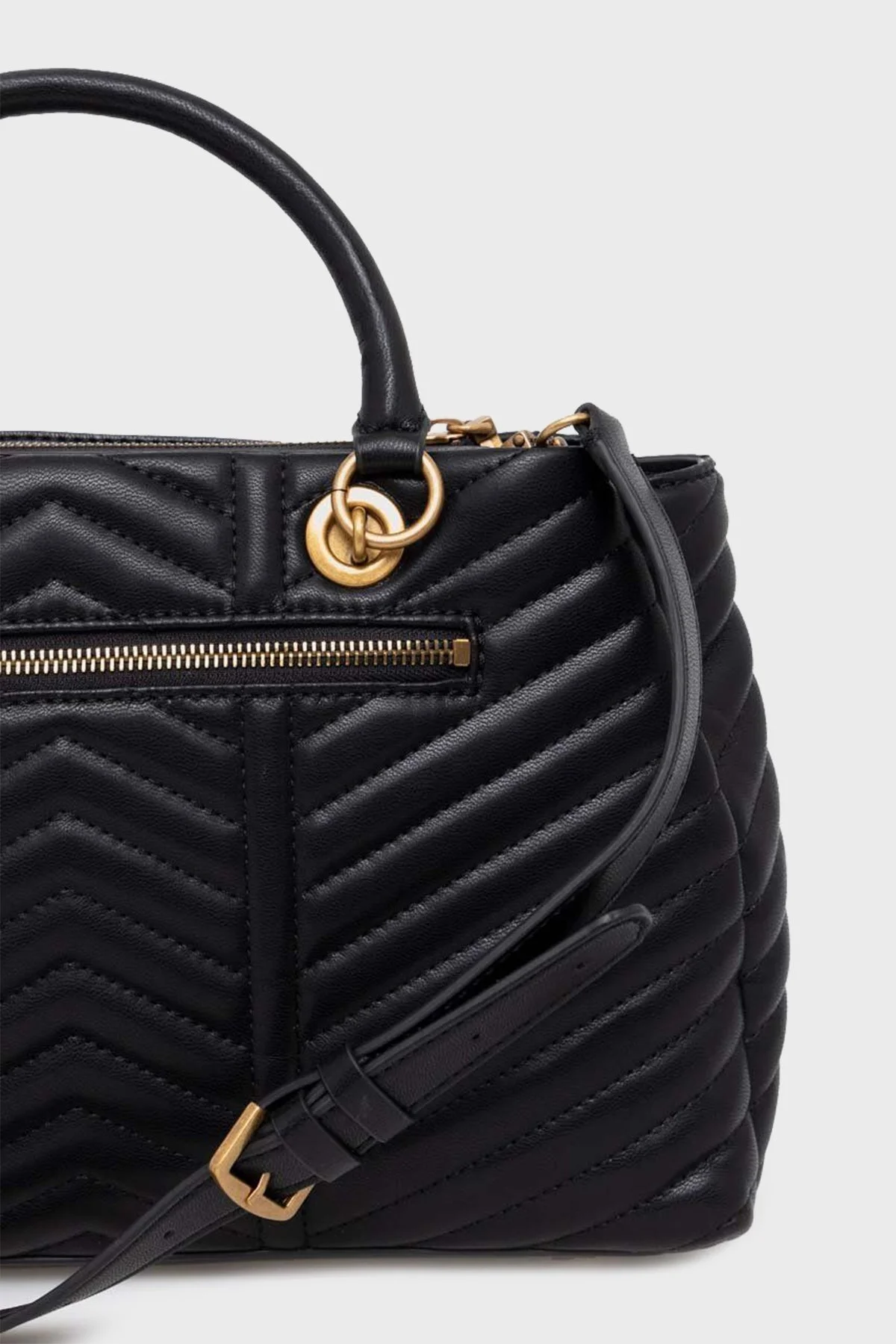 Guess Lovide Logolu Ayarlanabilir ve Çıkarılabilir Omuz Askılı Kapitone Bayan Çanta HWQB8976060 BLA SİYAH - 4