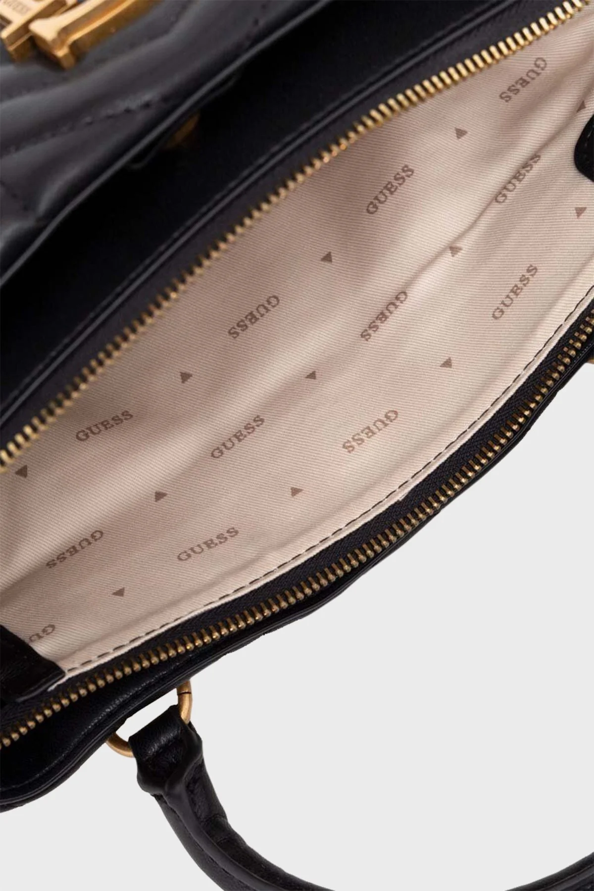 Guess Lovide Logolu Ayarlanabilir ve Çıkarılabilir Omuz Askılı Kapitone Bayan Çanta HWQB8976060 BLA SİYAH - 5