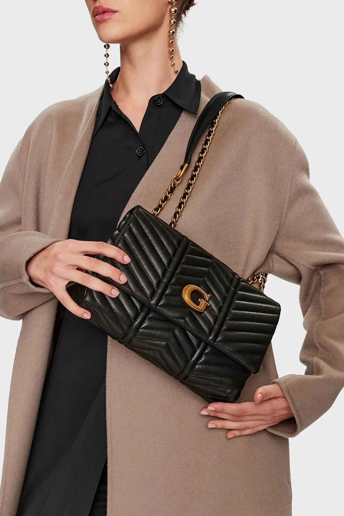 Guess Lovide Zincir Askılı Kapitone Bayan Çanta HWQB8976210 BLA SİYAH - 2