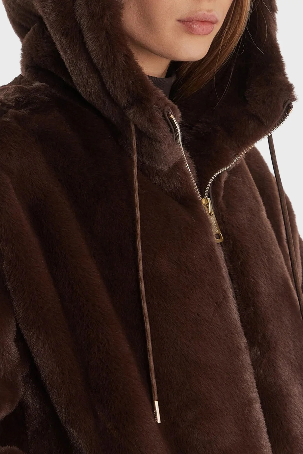 Guess Lucrezia Regular Fit Kapüşonlu Yaka Sırtta Logo Detaylı W5BL66W3890 Bayan Mont W5BL66 W3890 A11R KAHVE - 4