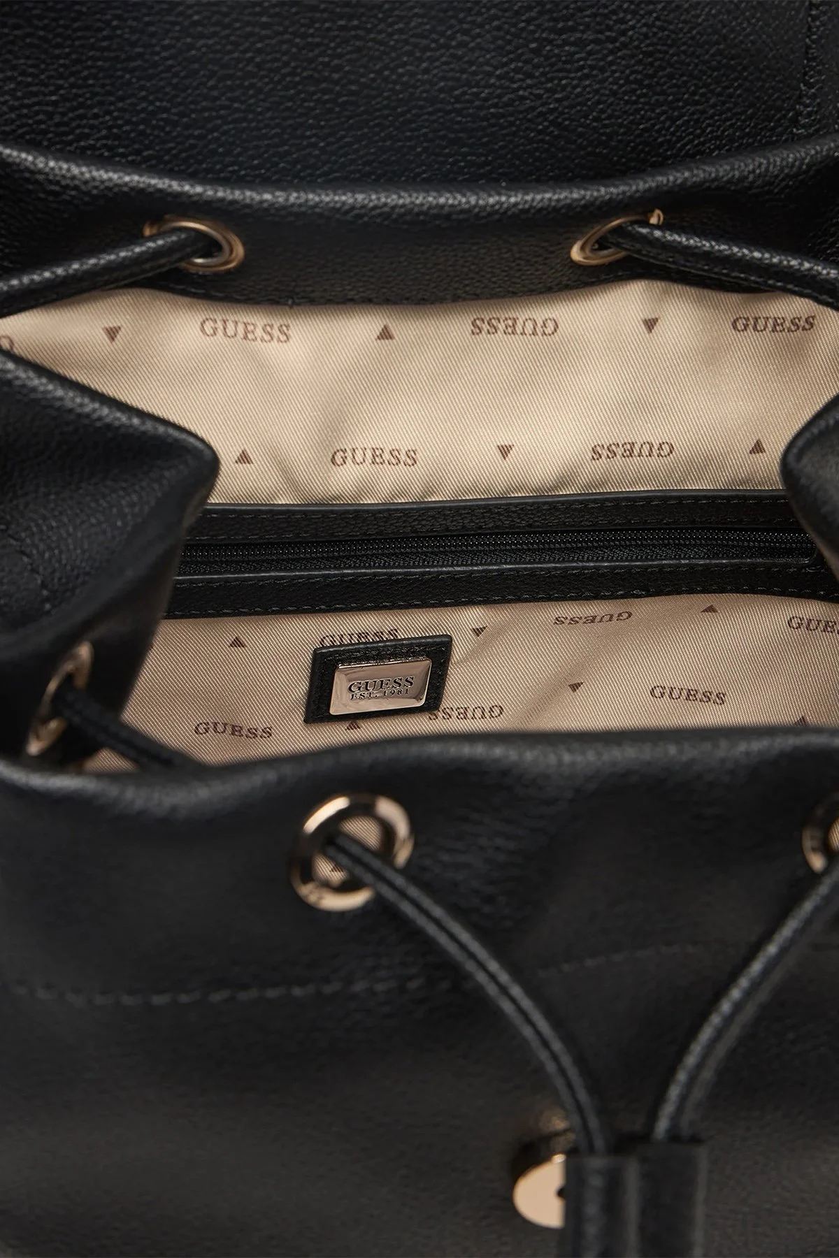 Guess Manhattan Logolu Omuz Askılı HWBG7118310 Bayan Sırt Çantası HWBG71 18310 BLA SİYAH - 6