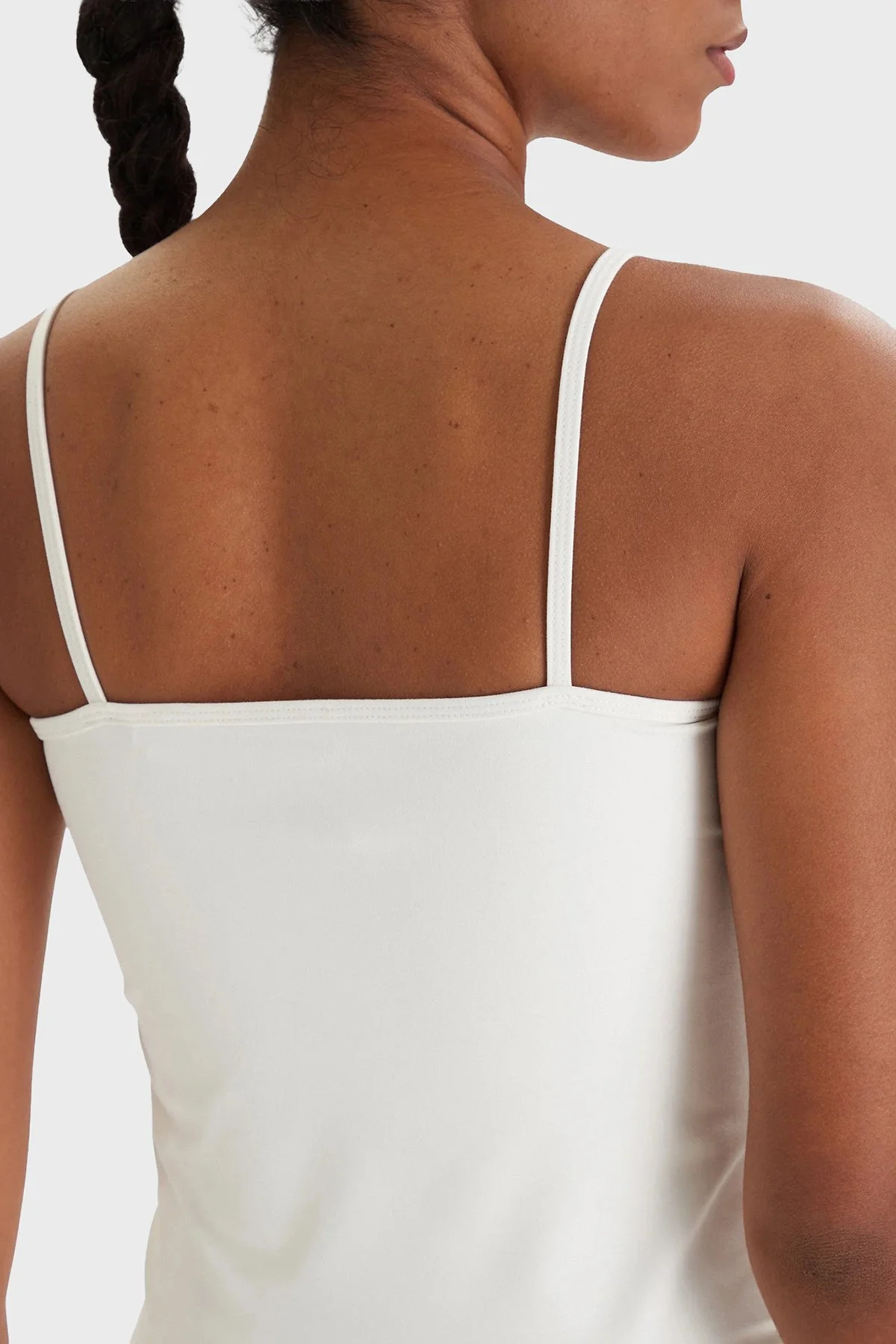 Guess Margot Logolu İnce Askılı Slim Fit Yuvarlak Yaka V6RP14KD952 Bayan Top V6RP14 KD952 G027 BEYAZ - 4