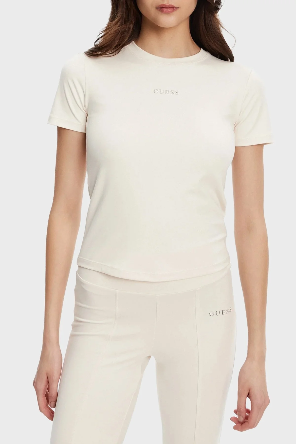 Guess Margot Logolu Slim Fit Bisiklet Yaka Crop V5RI10KCD02 Bayan T Shirt V5RI10 KCD02 G6K5 EKRU - 1