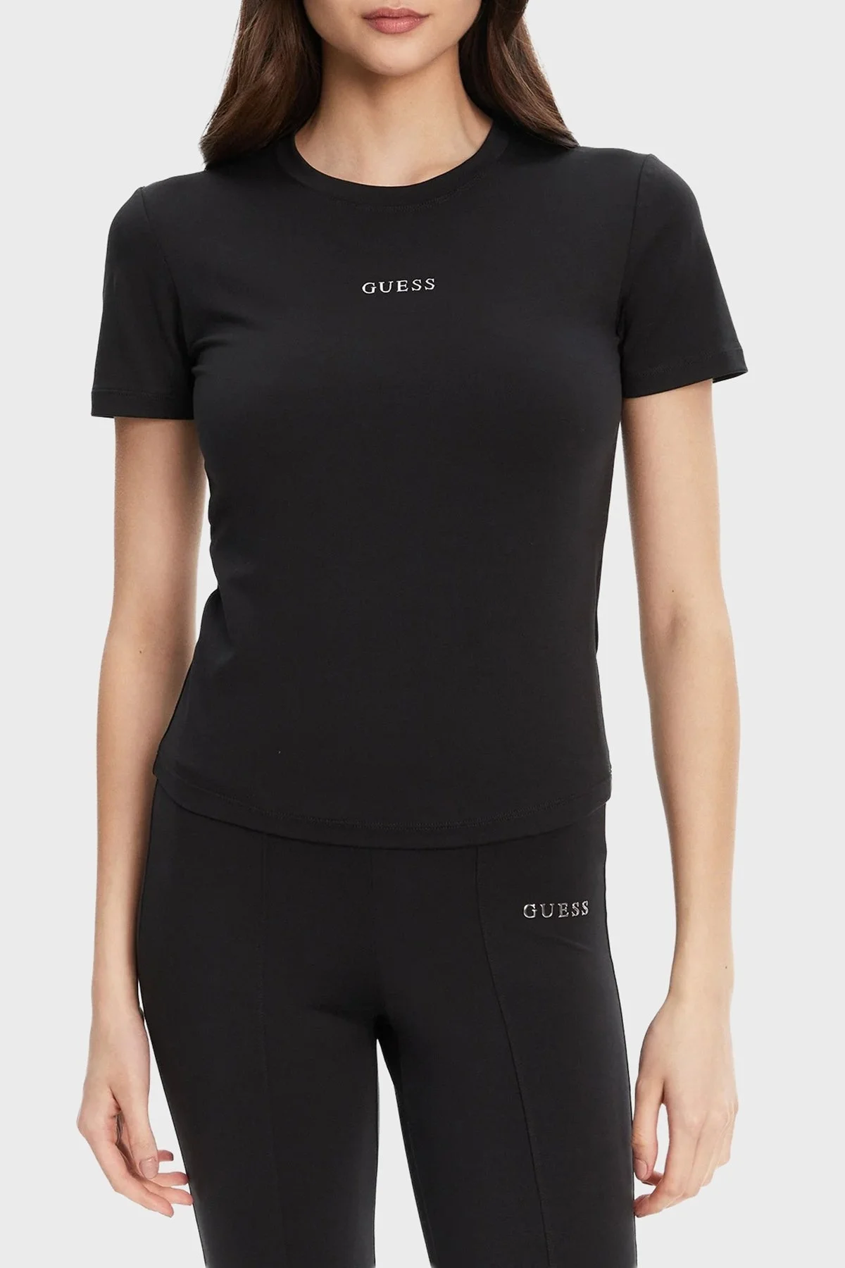 Guess Margot Logolu Slim Fit Bisiklet Yaka Crop V5RI10KCD02 Bayan T Shirt V5RI10 KCD02 JBLK SİYAH - 1