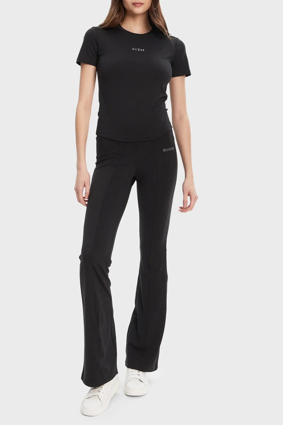 Guess Margot Logolu Slim Fit Bisiklet Yaka Crop V5RI10KCD02 Bayan T Shirt V5RI10 KCD02 JBLK SİYAH - 2