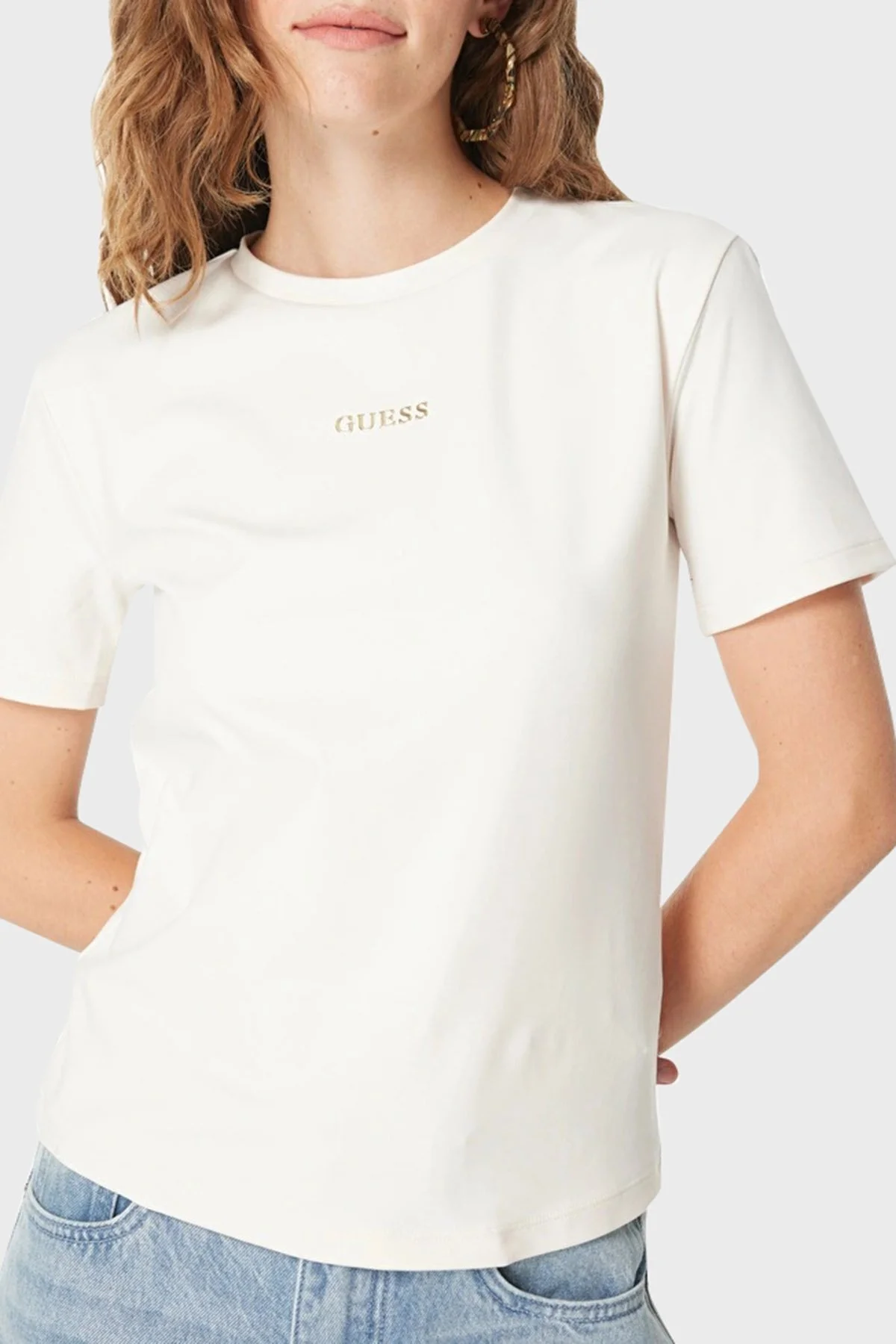 Guess Marika Pamuklu Logolu Regular Fit Bisiklet Yaka V4YI22KCD02 Bayan T Shirt V4YI22 KCD02 G6K5 EKRU - 1