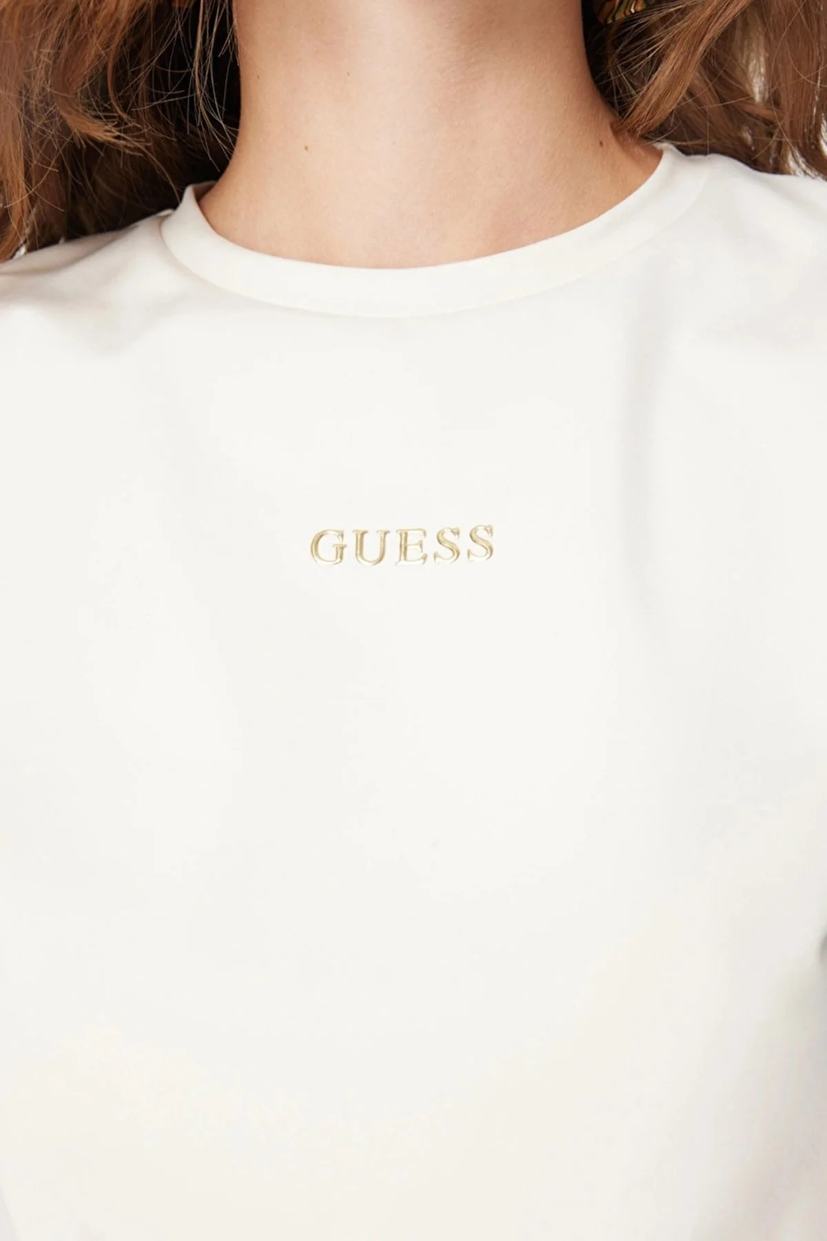 Guess Marika Pamuklu Logolu Regular Fit Bisiklet Yaka V4YI22KCD02 Bayan T Shirt V4YI22 KCD02 G6K5 EKRU - 5