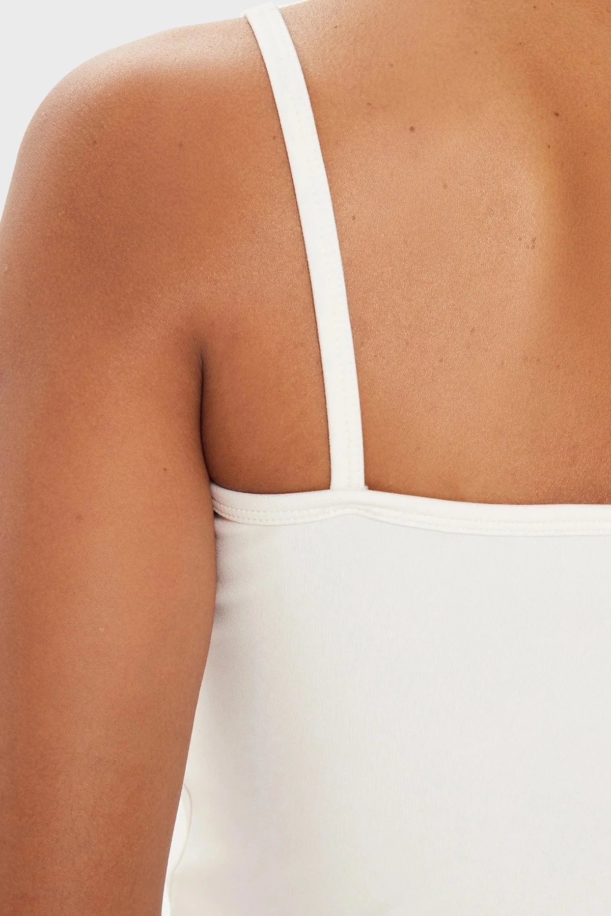 Guess Marika Streç Slim Fit İp Askılı Crop V4YP11KCD02 Bayan Top V4YP11 KCD02 G6K5 EKRU - 5