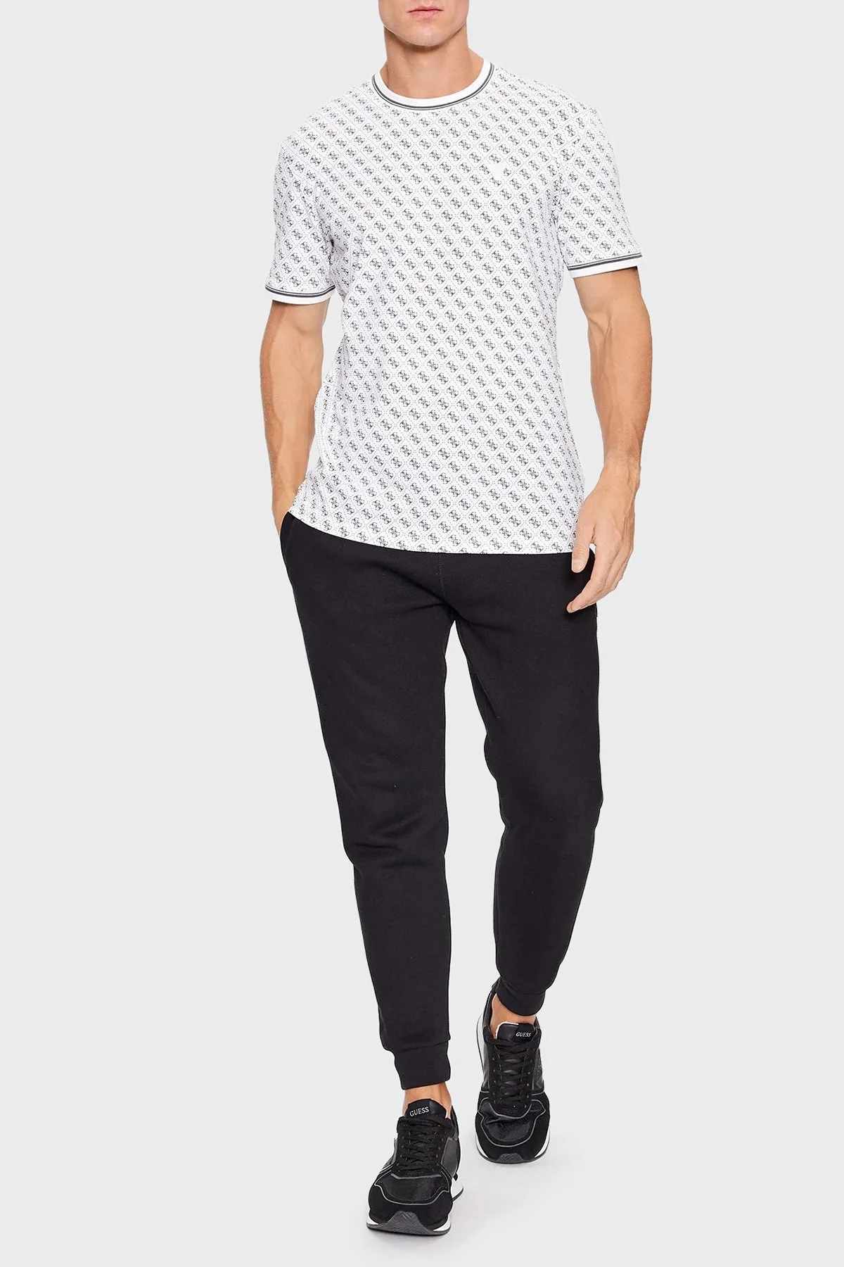 Guess Marshall Tamamı Logolu Regular Fit Bisiklet Yaka Z2YI05J1314 Erkek T Shirt Z2YI05 J1314 P084 Beyaz - 2