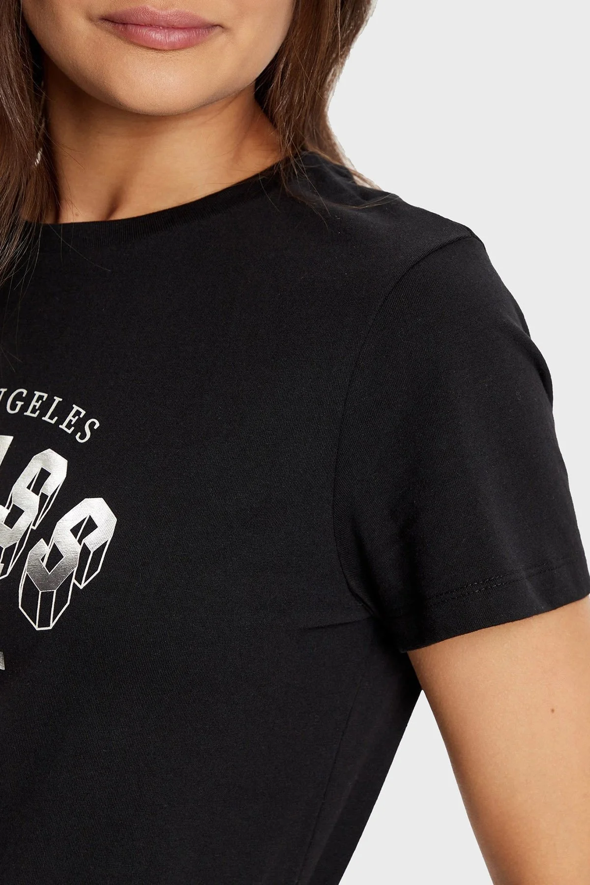 Guess Martina % 100 Pamuk Regular Fit Bisiklet Yaka Logolu V5RI06I3Z14 Bayan T Shirt V5RI06 I3Z14 JBLK SİYAH - 10