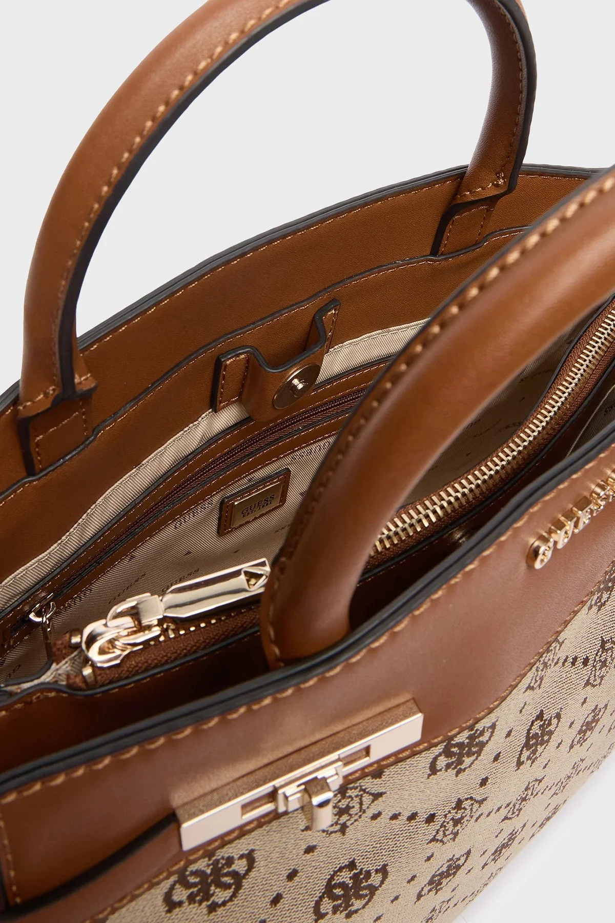 Guess Melinda 4G Logolu Çıkarılabilir Zincir Askılı HWJP9902060 Bayan Çanta HWJP99 02060 LTL KAHVE - 5