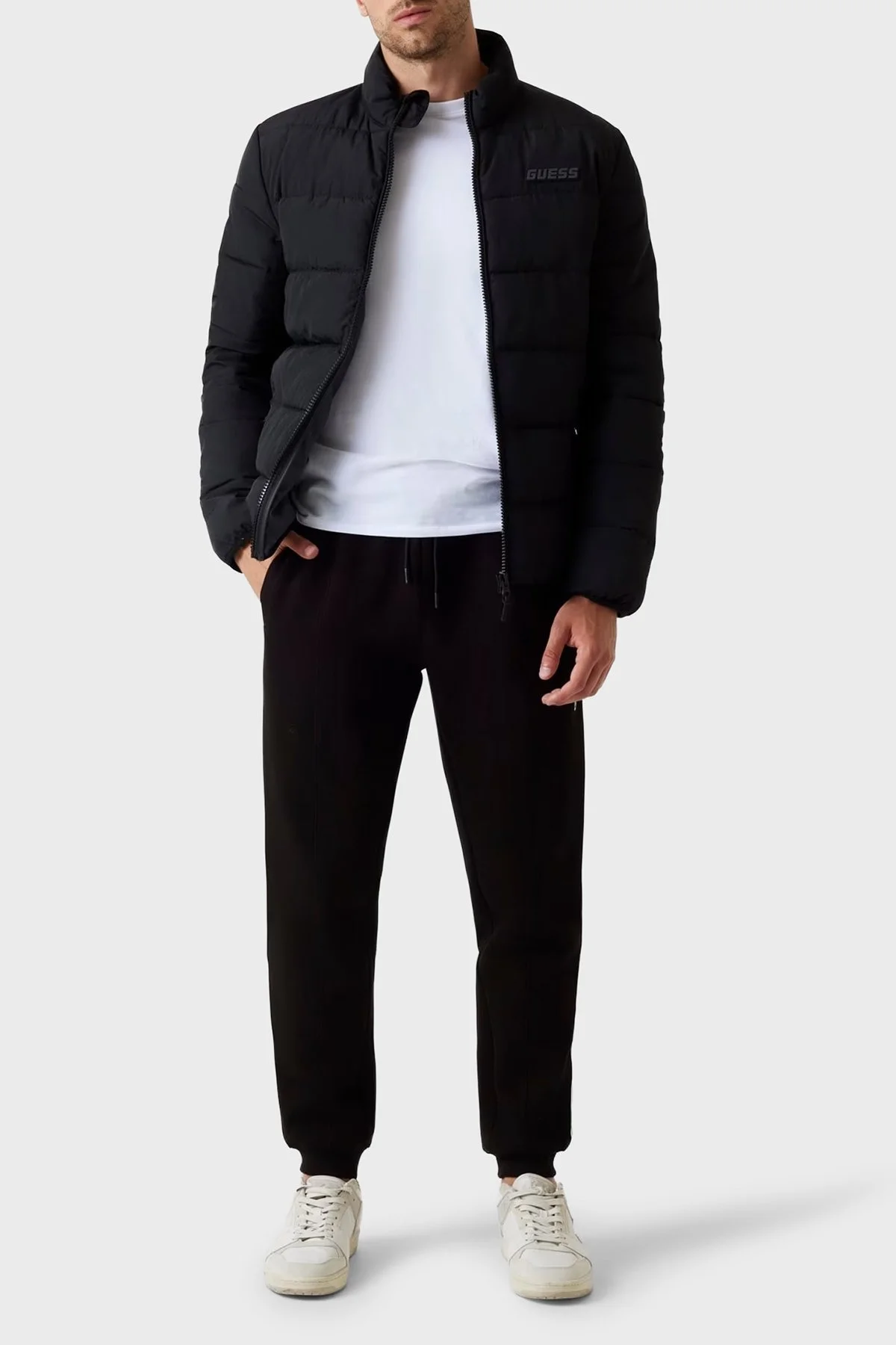 Guess Mickey Logolu Pamuklu Regular Fit Normal Bel Jogger Z2YB09KB3P2 Erkek Pantolon Z2YB09 KB3P2 JBLK SİYAH - 1