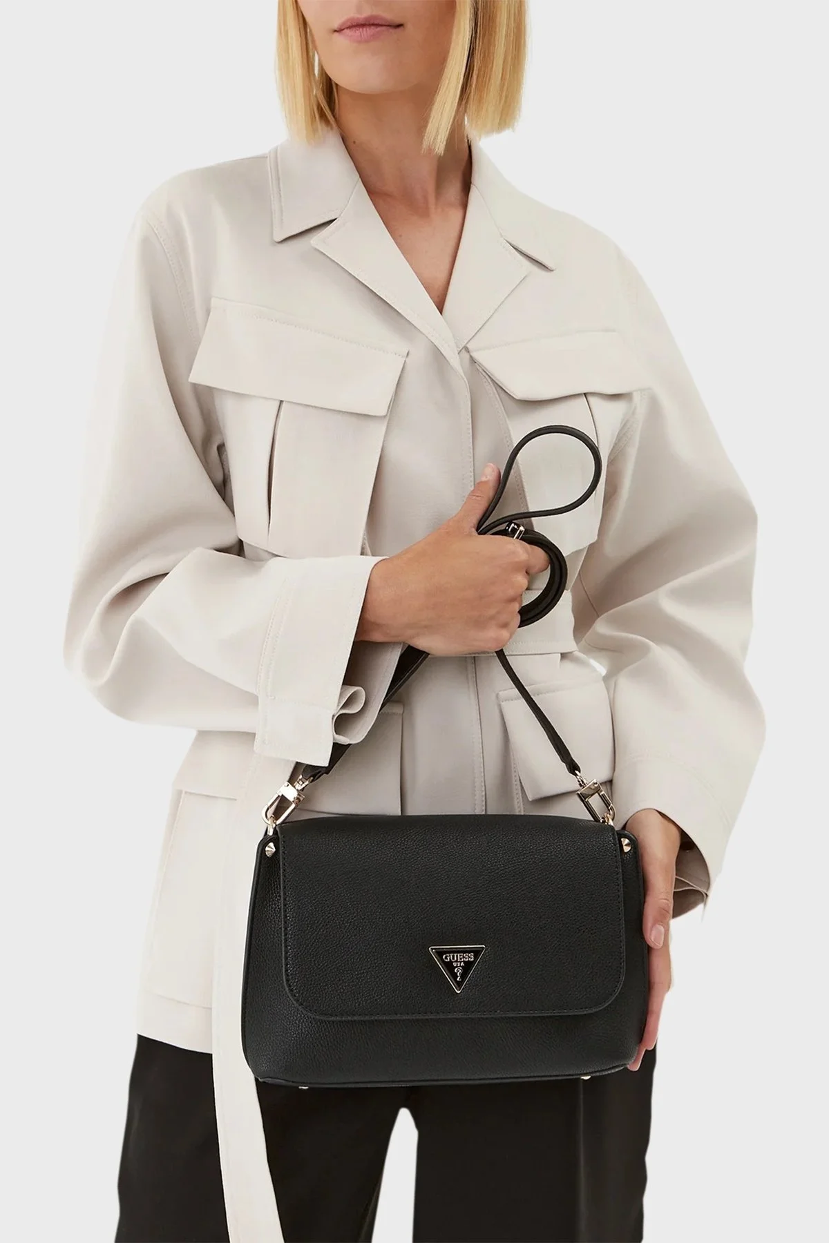 Guess Mieridian Logolu Ayarlanabilir ve Çıkarılabilir Omuz Askılı Bayan Çanta HWBG8778200 BLA SİYAH - 2